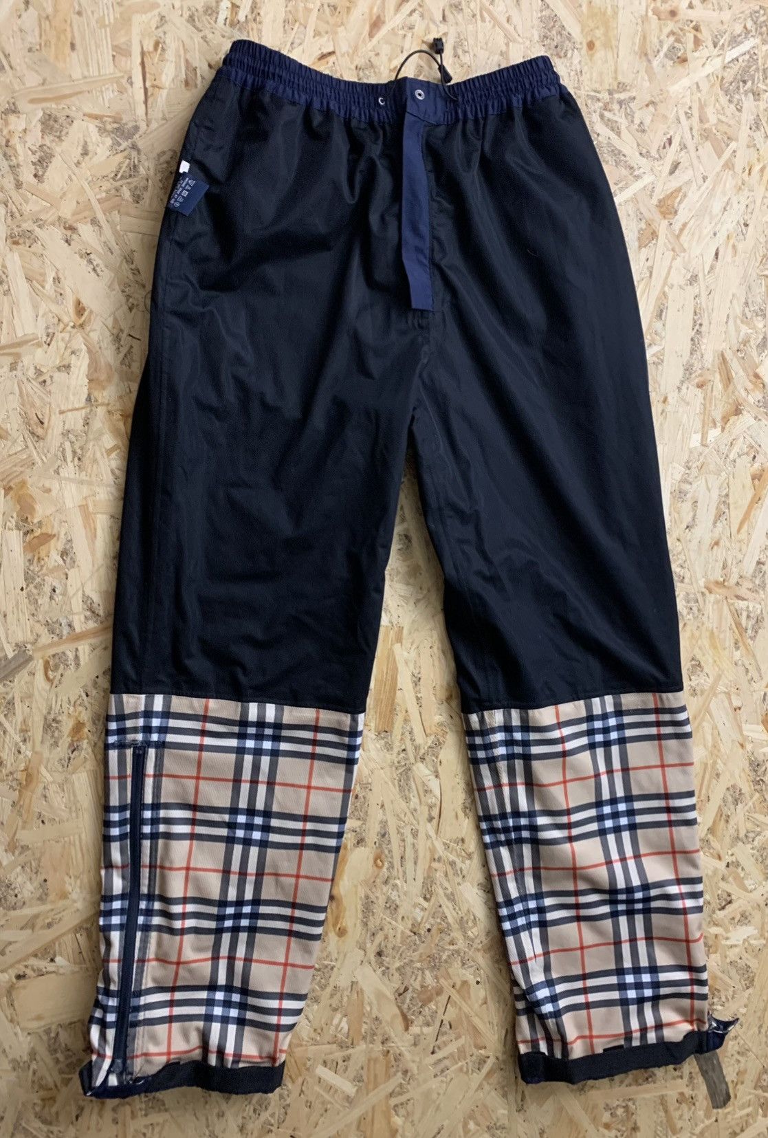 Burberry Burberry sweatpants size M dark blue Size US 34 / EU 50 - 3 Thumbnail