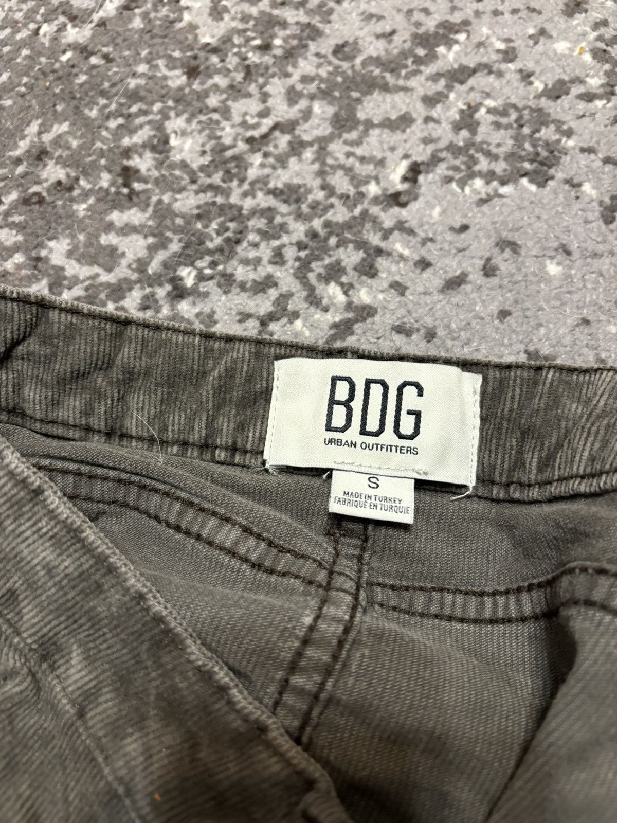 Bdg × Urban Outfitters × Vintage Vintage BDG y2k urban outfitters pleated velvet mini skirt Size 26" / US 2 / IT 38 - 4 Thumbnail