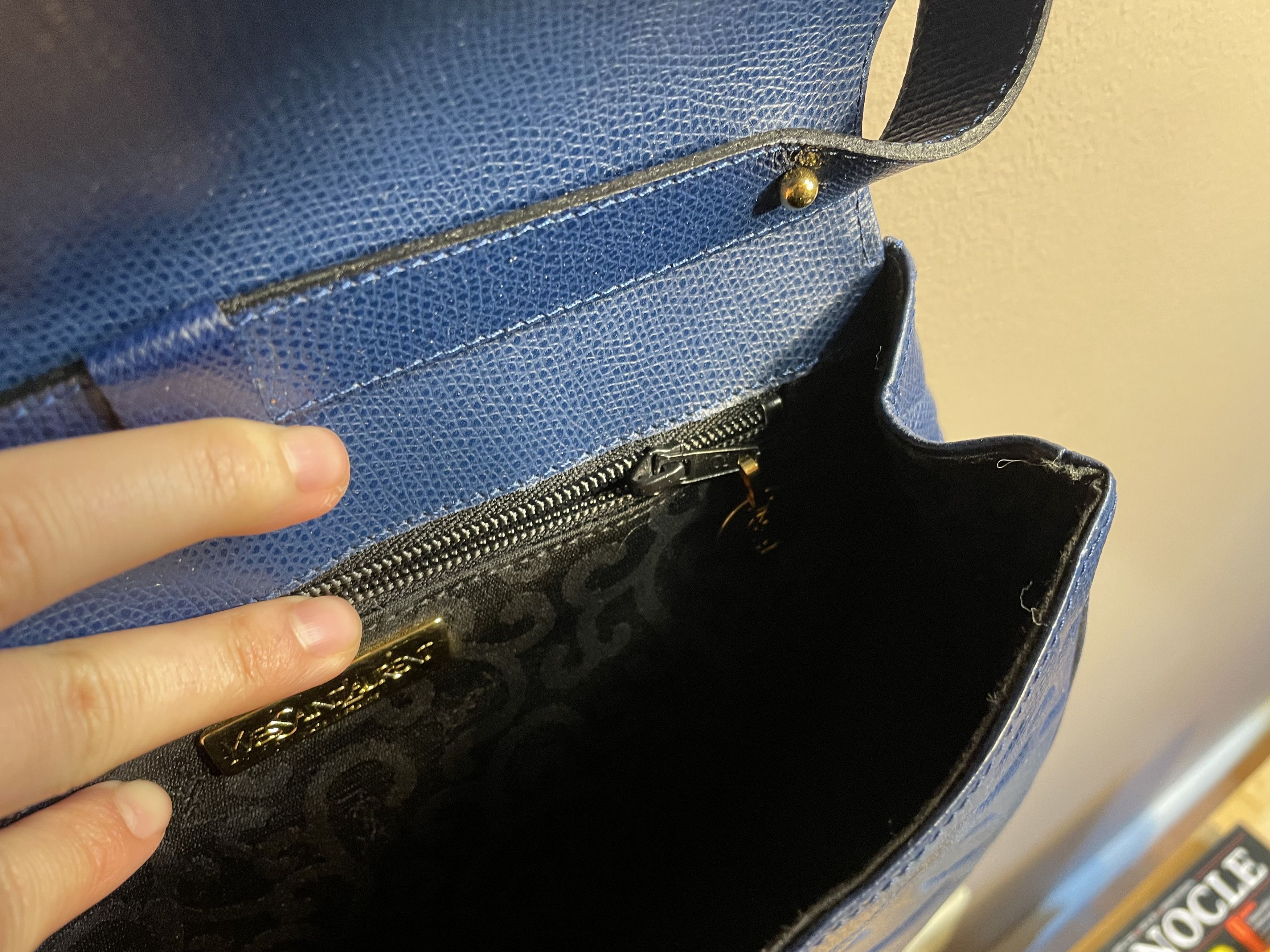 Yves Saint Laurent YSL Arabesque Navy Shoulder Bag Size ONE SIZE - 10 Thumbnail