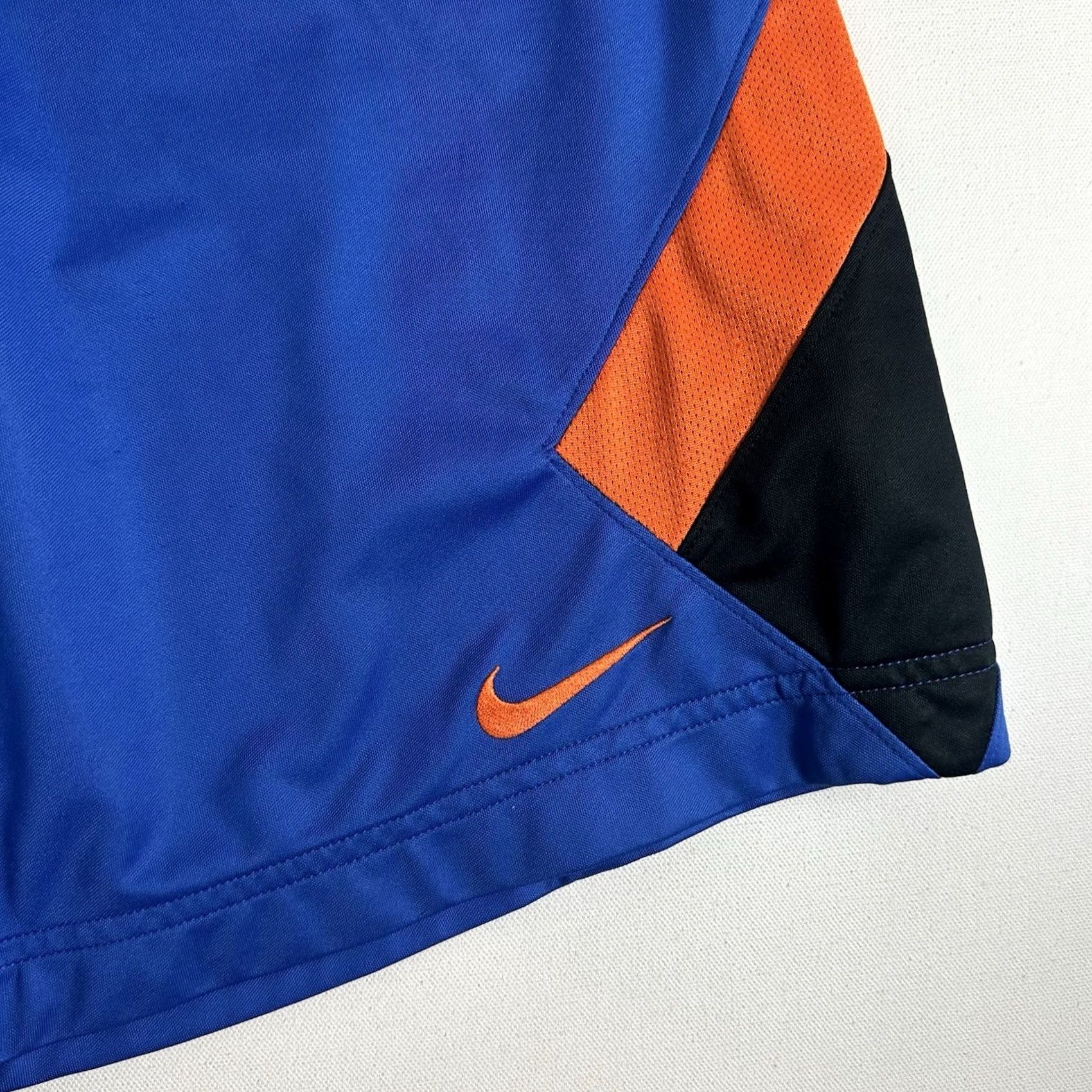 Nike VINTAGE Nike Basketball Shorts Athletic Blue MENS Medium Active Gym Active Size US 31 - 3 Thumbnail