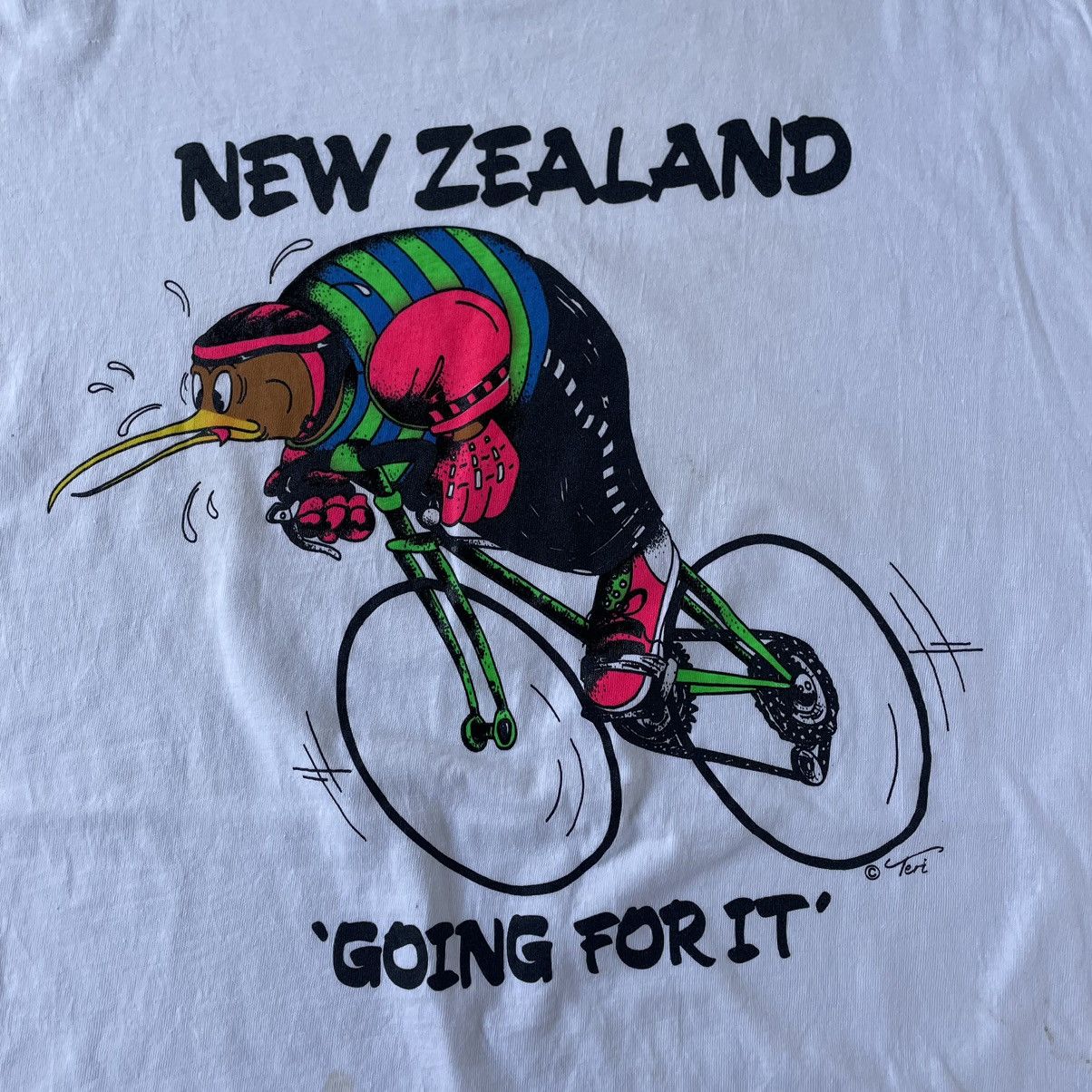 Vintage 🔥🔥Vintage Katch Kiwi New Zealand Art Work Cartoon Tee Size US M / EU 48-50 / 2 - 2 Thumbnail