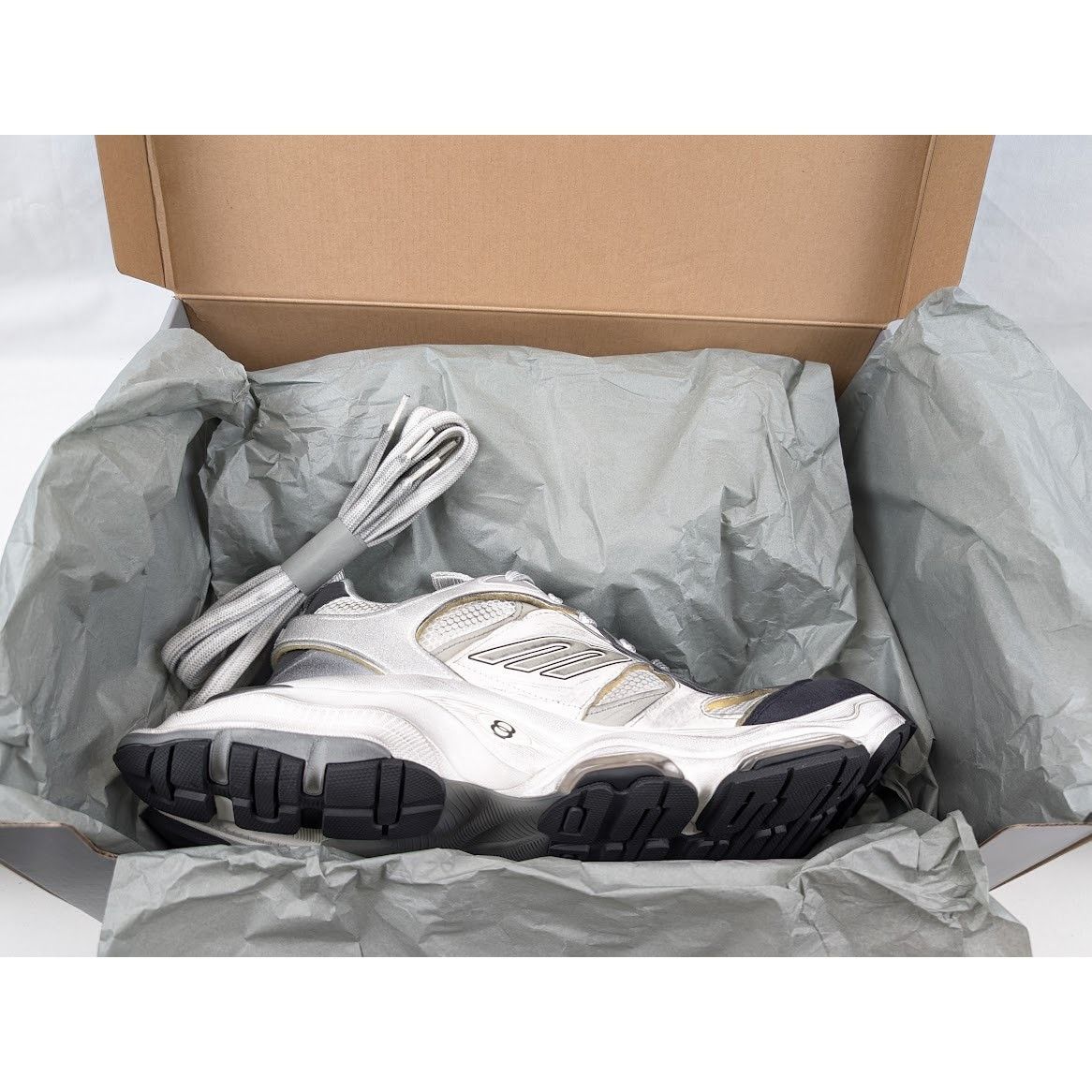 Balenciaga o1rshd1 Q:2 / Suede Mesh Cargo Sneakers in White/Grey Size US 11 / EU 44 - 21 Thumbnail