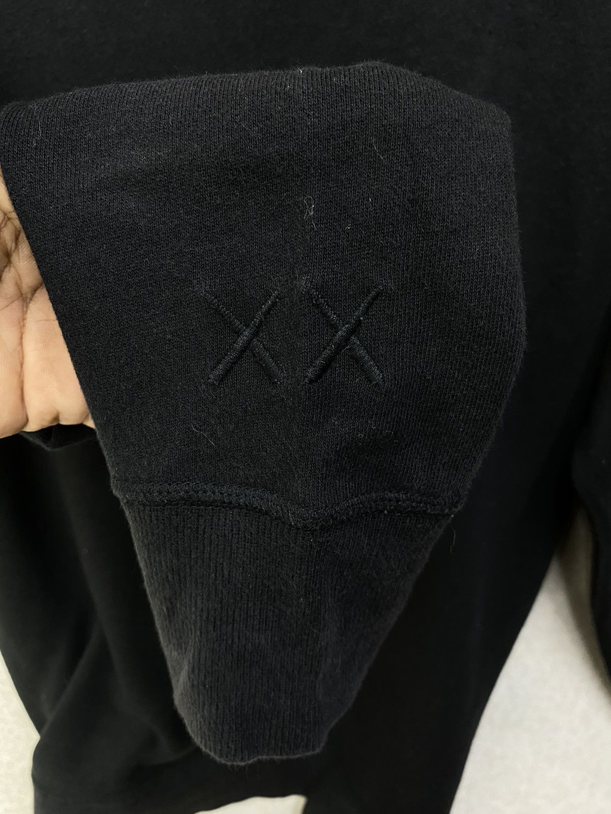 Kaws × Peanuts × Uniqlo Uniqlo X Peanuts X Kaws Sweatshirt Big Logo Crewneck Size S Size US S / EU 44-46 / 1 - 7 Thumbnail