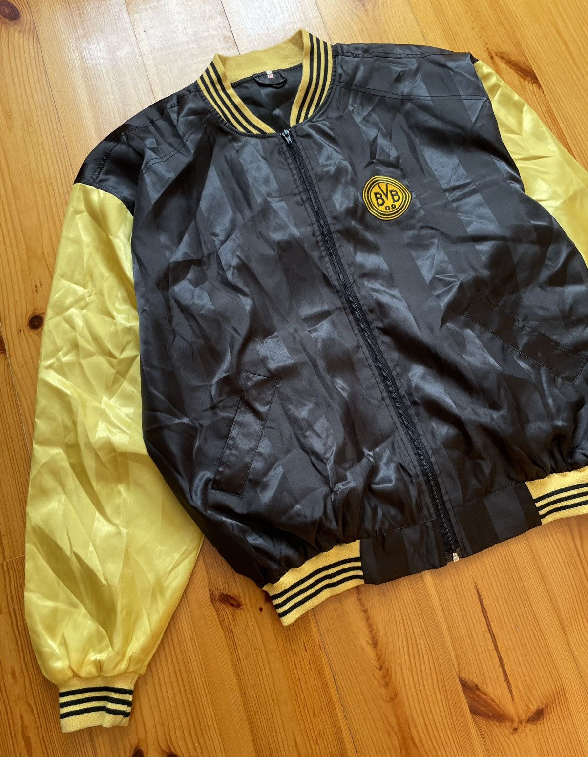 Other Vintage 90S Borussia Dortmund BVB Football Bomber Jacket Size US XXL / EU 58 / 5 - 2 Thumbnail