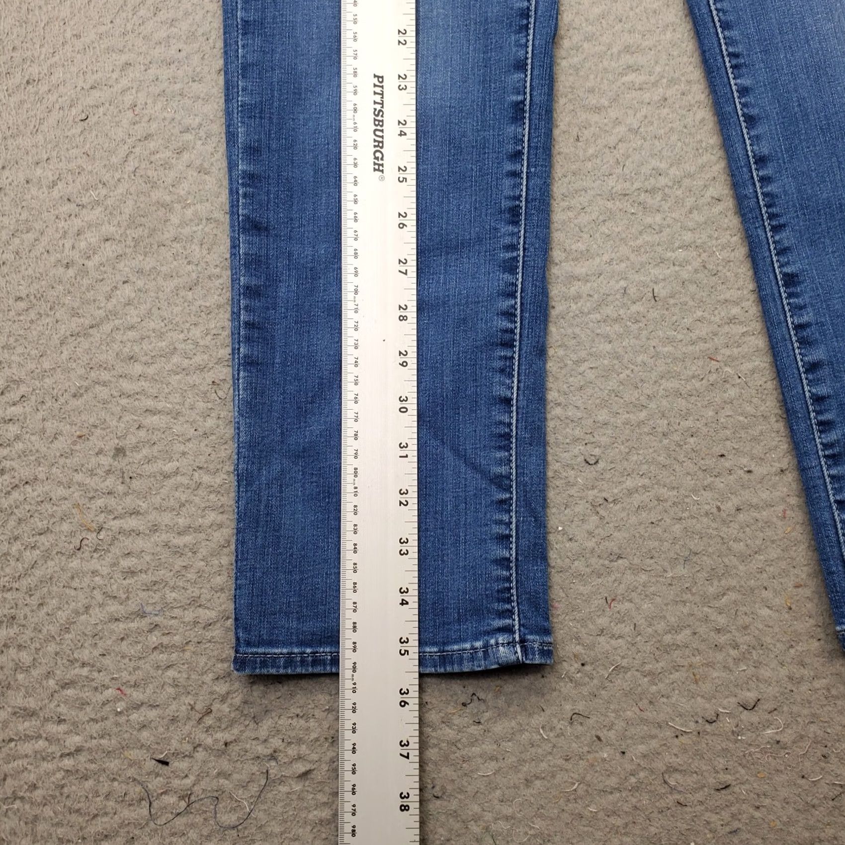 Levi's Levi's Skinny Jeans Women 14 Blue Denim Mid Rise Red Tab Wash: Womens Size 14 Jeans Color Blue Denim Style Skinny, 5-Pocket, Button Closure Size 36" / US 14 / IT 50 - 3 Thumbnail