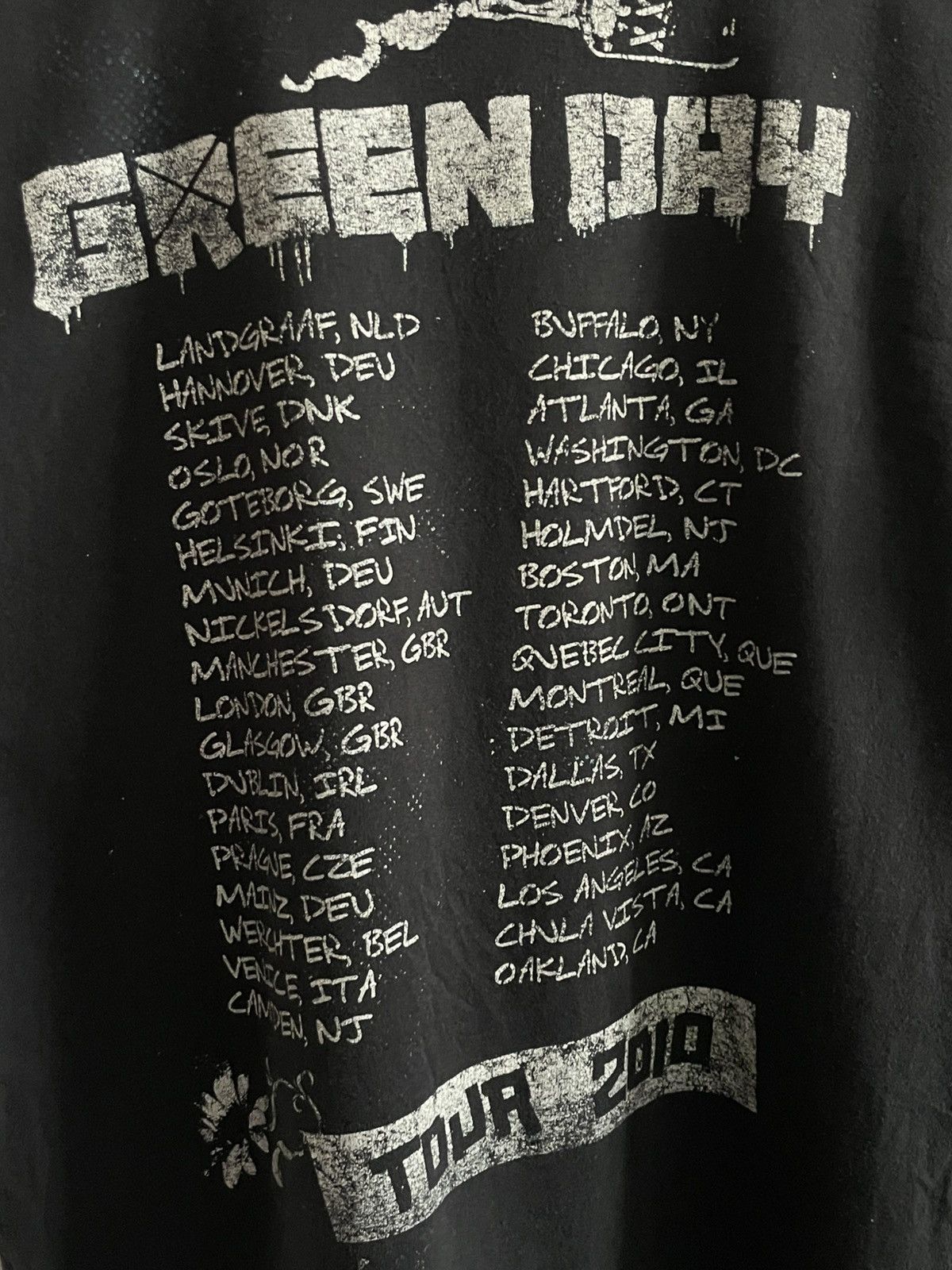 Band Tees Vintage Green Day 2010 Tour F-Shirt Band Tee Black RARE Size US M / EU 48-50 / 2 - 6 Thumbnail