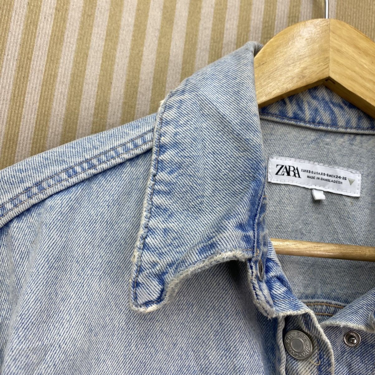 Zara 🫶 Zara long-sleeve Button Up light wash denim shirt Jacket Size M / US 6-8 / IT 42-44 - 4 Thumbnail