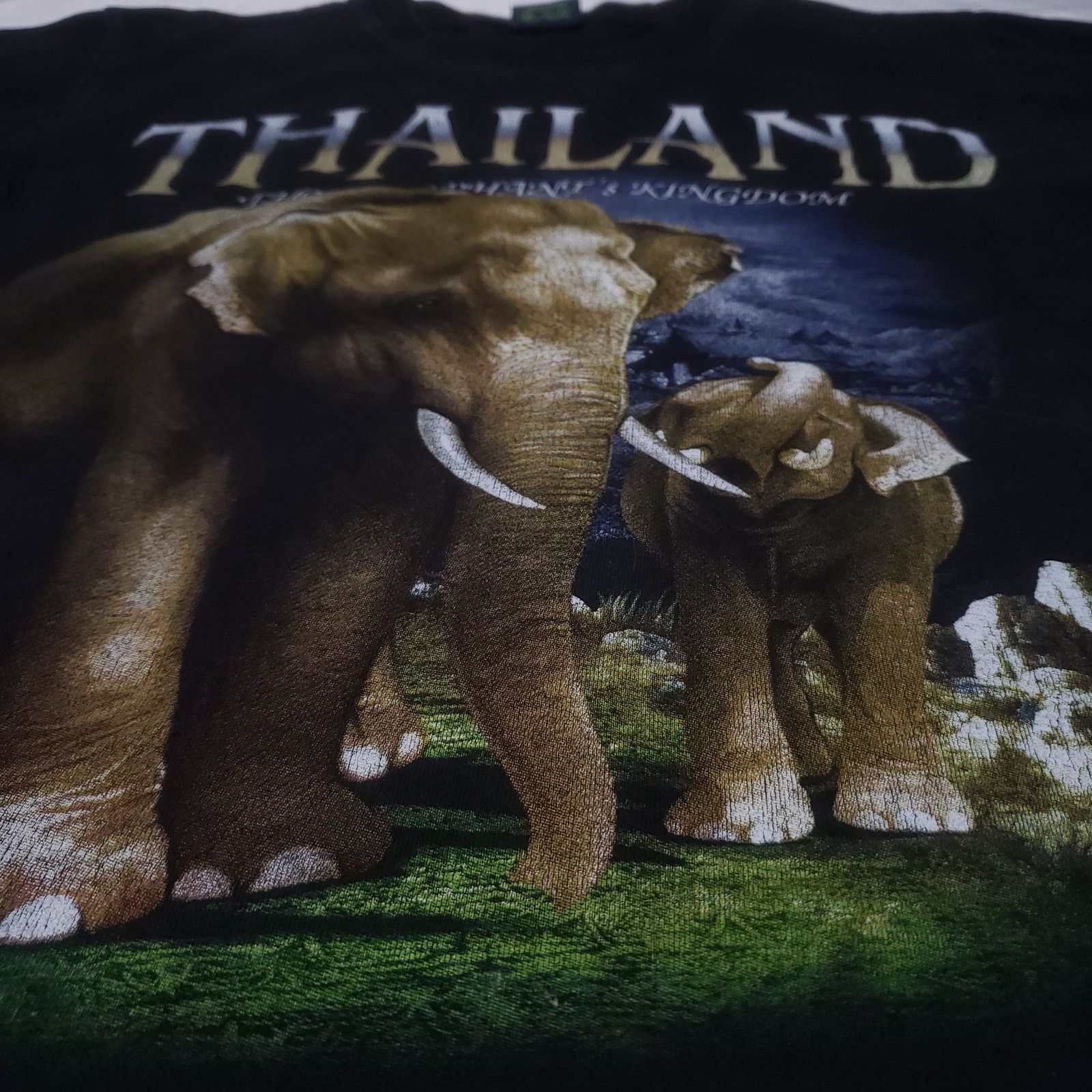 Vintage Vintage Thailand The Elephant’s Kingdom T Shirt Size M Size US M / EU 48-50 / 2 - 5 Thumbnail