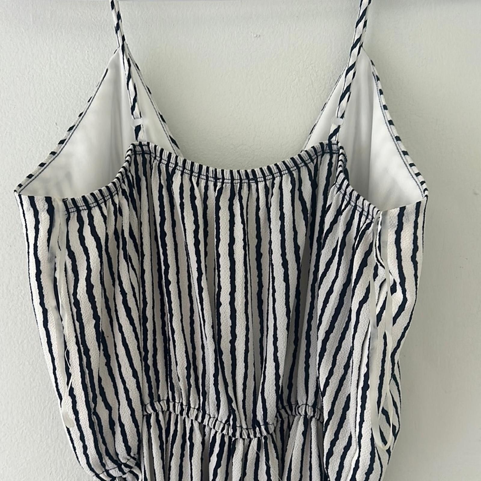 Designer J for Justify Black and White Vertical Stripe Jumpsuit Size 28" / US 6 / IT 42 - 5 Thumbnail