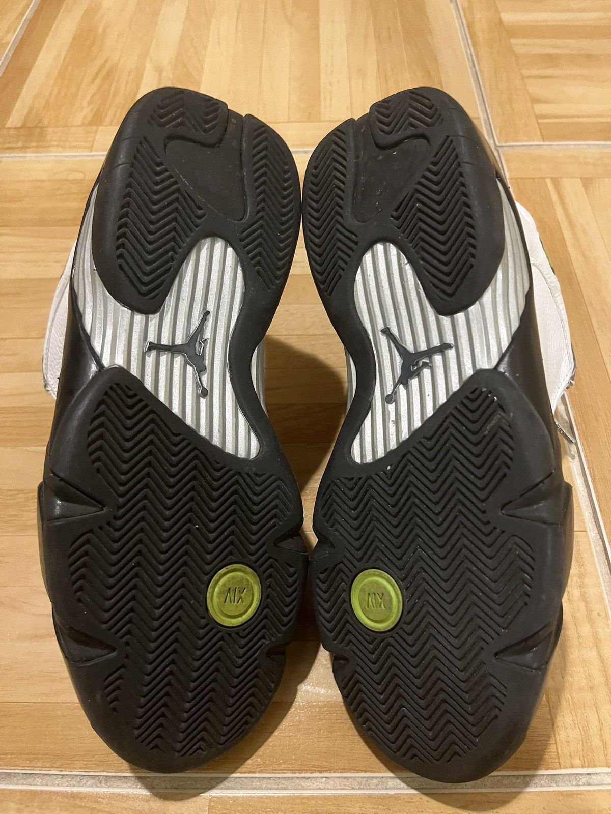 Jordan Brand Air Jordan 14 Retro White Chartreuse Black Preowned Sz 9.5 Size US 9.5 / EU 42-43 - 3 Thumbnail