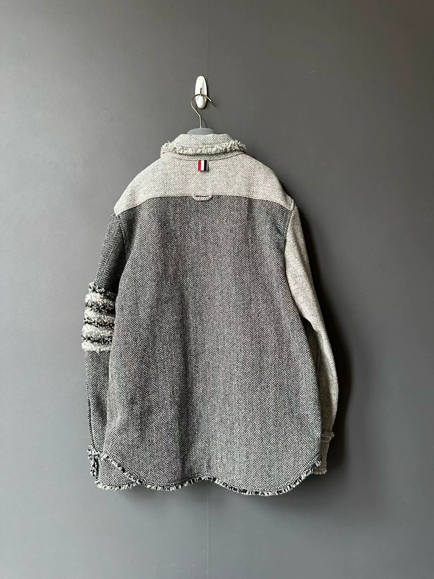 Thom Browne Thom Browne raw edge shirt jacket 3 new Size US L / EU 52-54 / 3 - 2 Thumbnail