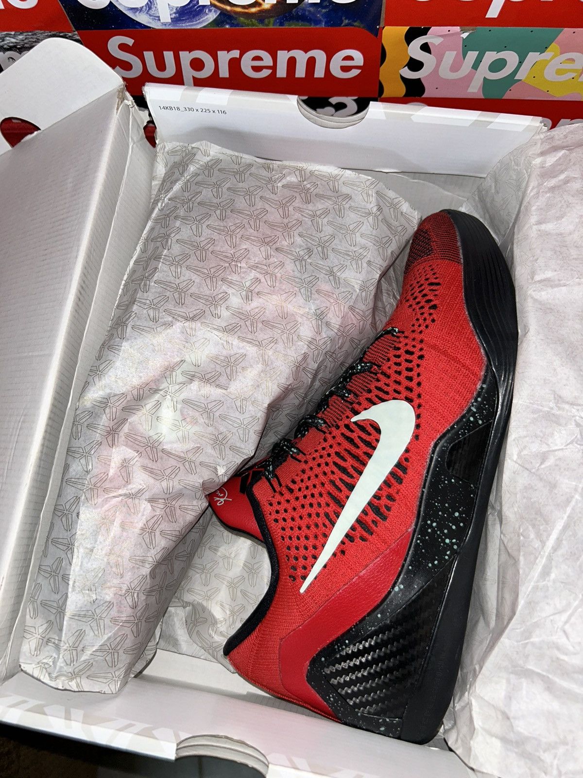 Nike Nike Kobe 9 Elite Low "University Red" 639045-600 11 VNDS Size US 11 / EU 44 - 12 Thumbnail