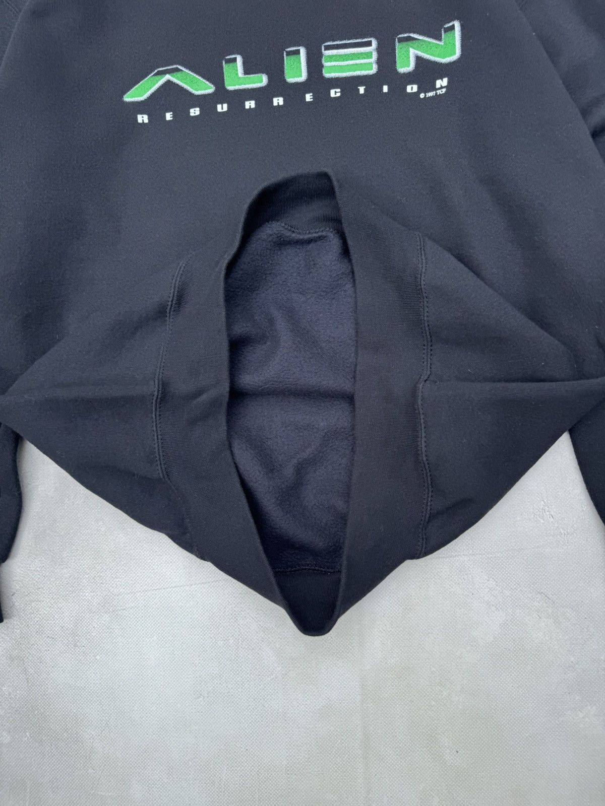 Vintage Vintage Alien Resurrection 1997 Promo Movie Sweatshirt Size US L / EU 52-54 / 3 - 9 Thumbnail