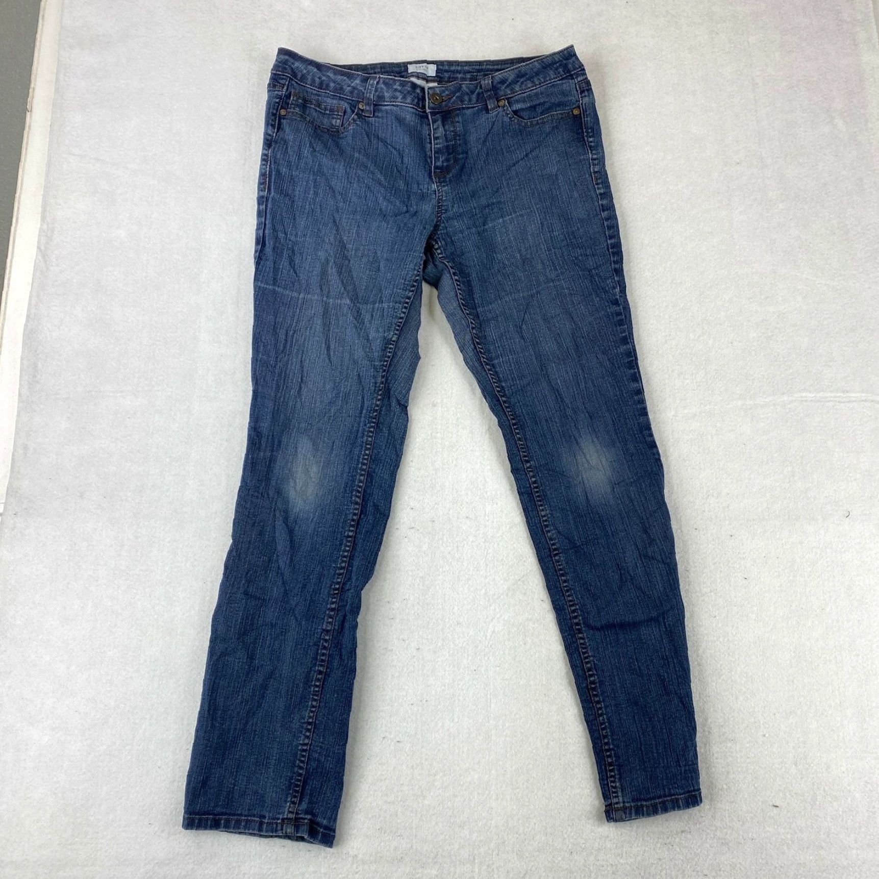 Liz claiborne classic fit straight leg jeans hotsell