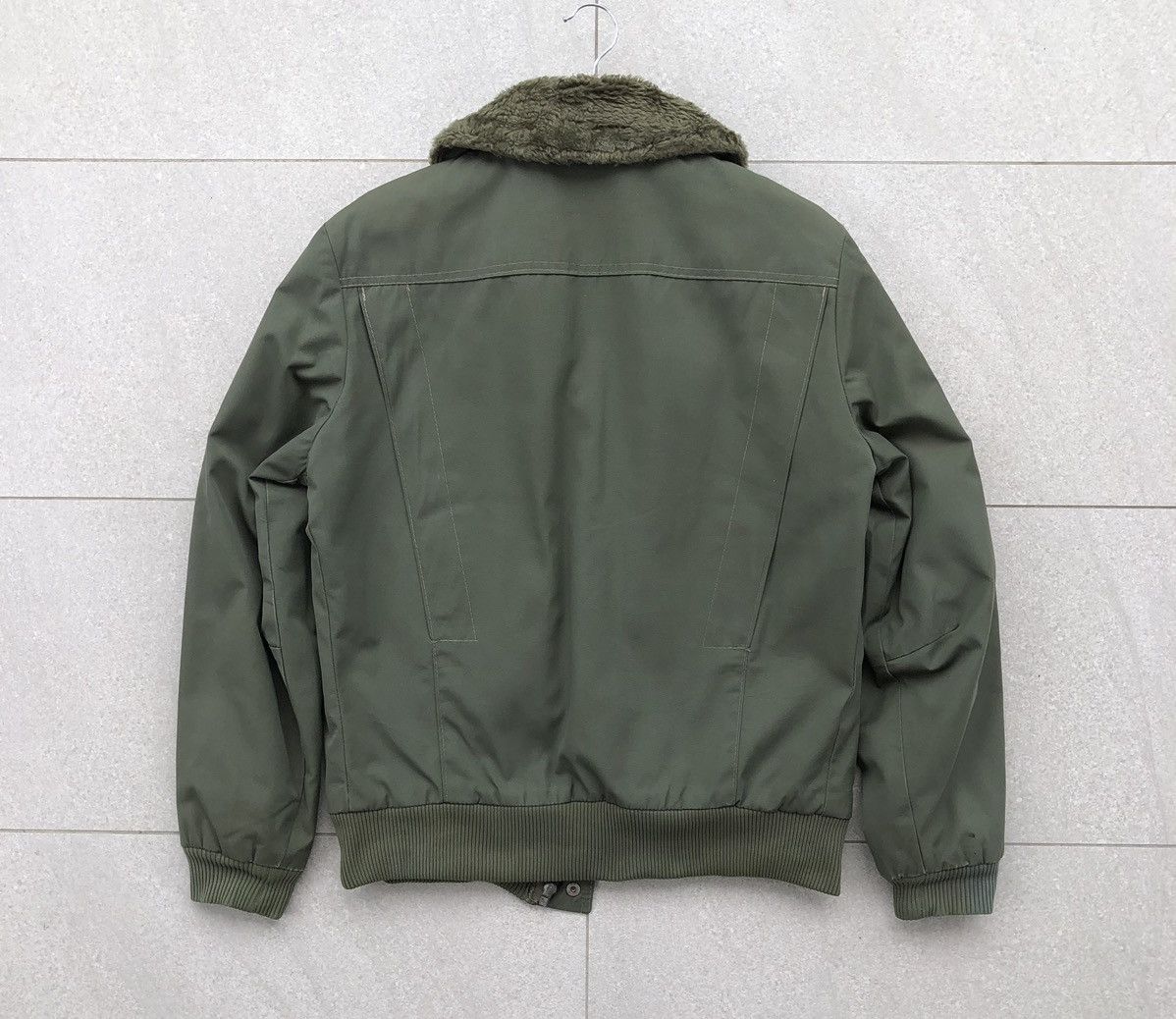 Vintage Vintage 70s Military B-10 Sherpa Flight Bomber Jacket Size US M / EU 48-50 / 2 - 3 Thumbnail
