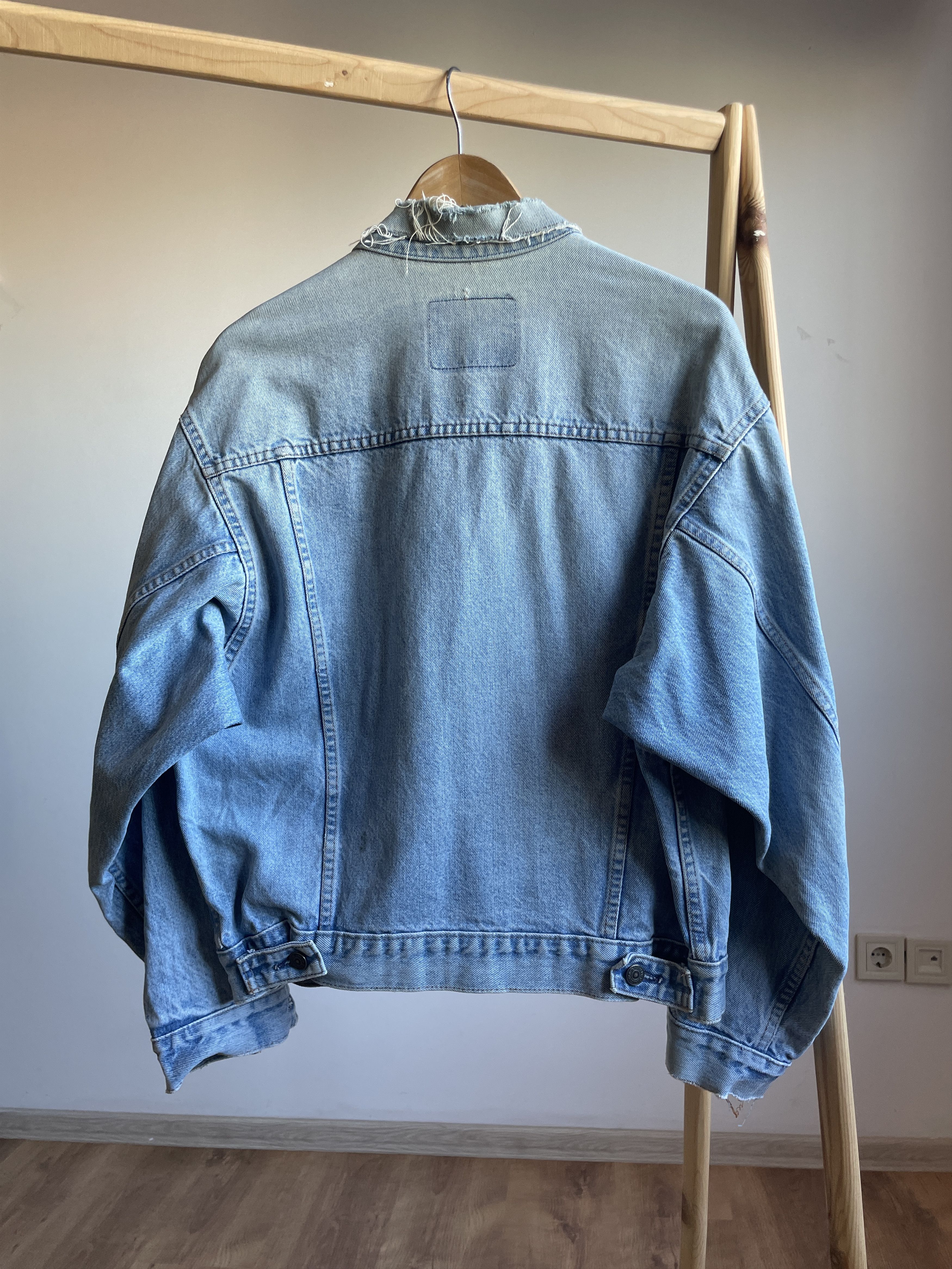 Levi's Levi's Vintage 80's Made in Canada Distressed Denim Jacket Size US M / EU 48-50 / 2 - 2 Thumbnail
