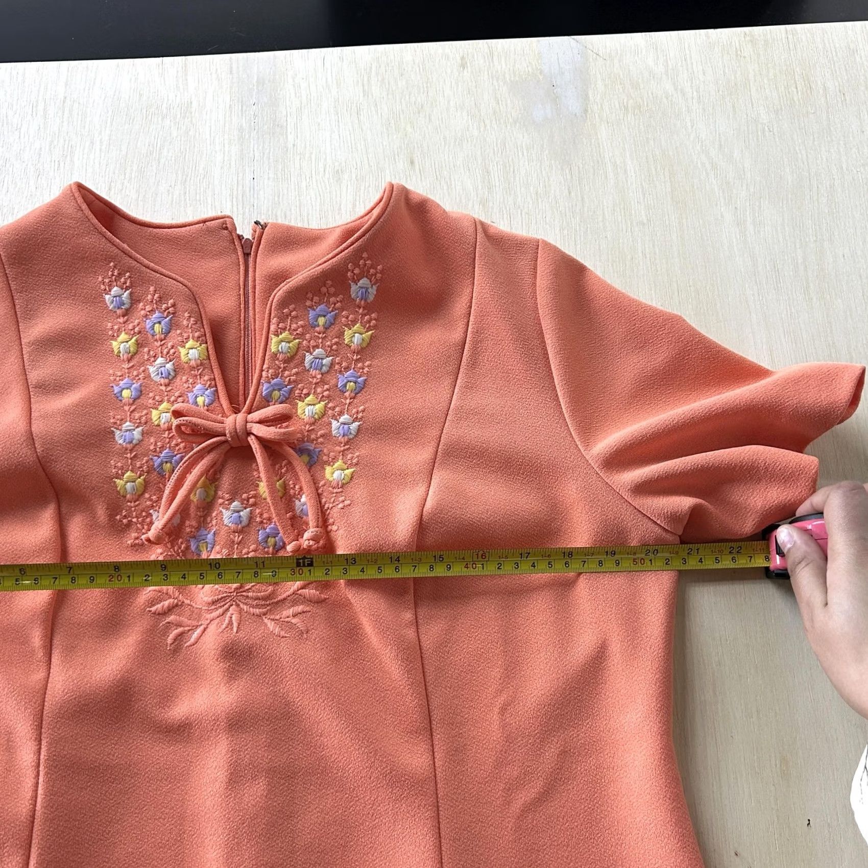 Vintage VINTAGE Dress Womens Medium Orange Floral Embroidered Bow V Neck A Line Knee Length Size M / US 6-8 / IT 42-44 - 5 Thumbnail