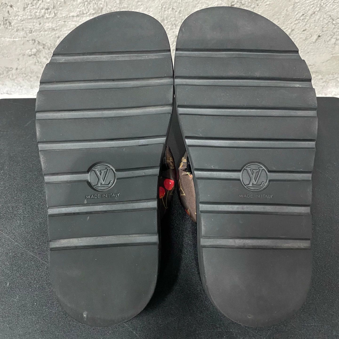 Louis Vuitton LV x Takashi Murakami Velcro Slide Sandals 39 Size US 8.5 / IT 38.5 - 7 Thumbnail