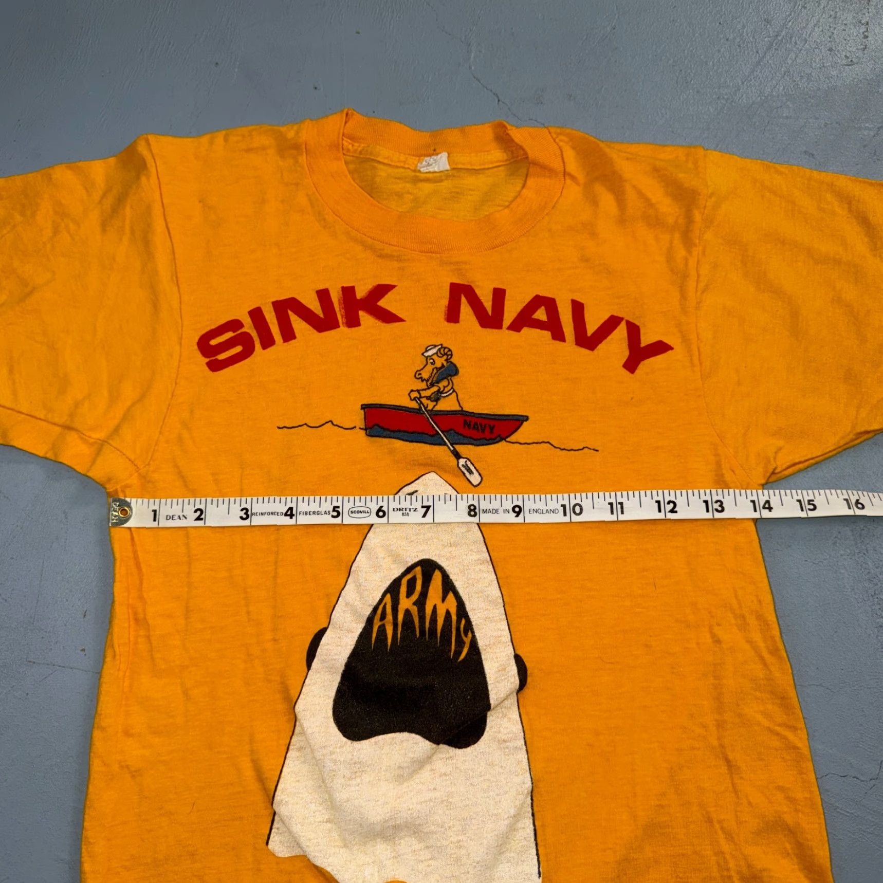 Vintage Sink Navy 1970s USN Army VTG T Shirt Yellow Jaws Shark Spoof Movie Rockabilly Shirt Mens S Yellow 70s 80s 90s Vintage Size US S / EU 44-46 / 1 - 5 Thumbnail