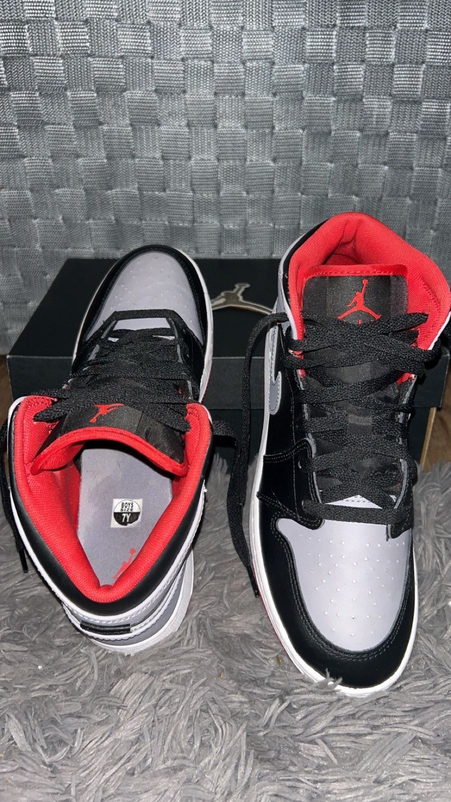 Jordan Brand × Nike Air Jordan 1 Mid GS 'Bred Shadow' Size US 7 / EU 40 - 2 Thumbnail
