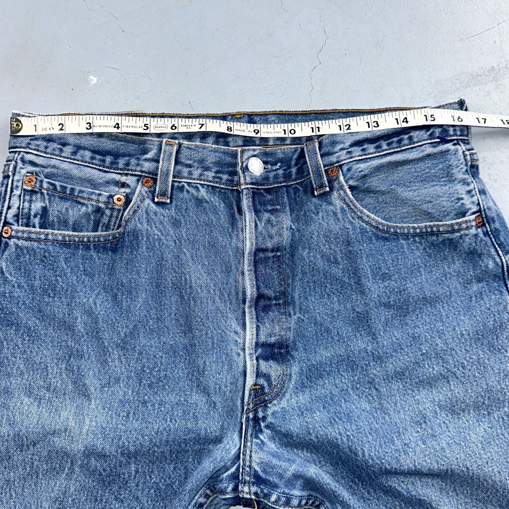 Levi's VINTAGE Levi's 501 Jeans Straight Men Blue Light Wash 35x34 Denim USA 90s 501 Series Slim Rise Mid Regular Inseam 34 Jeans Men II Size US 35 - 7 Thumbnail