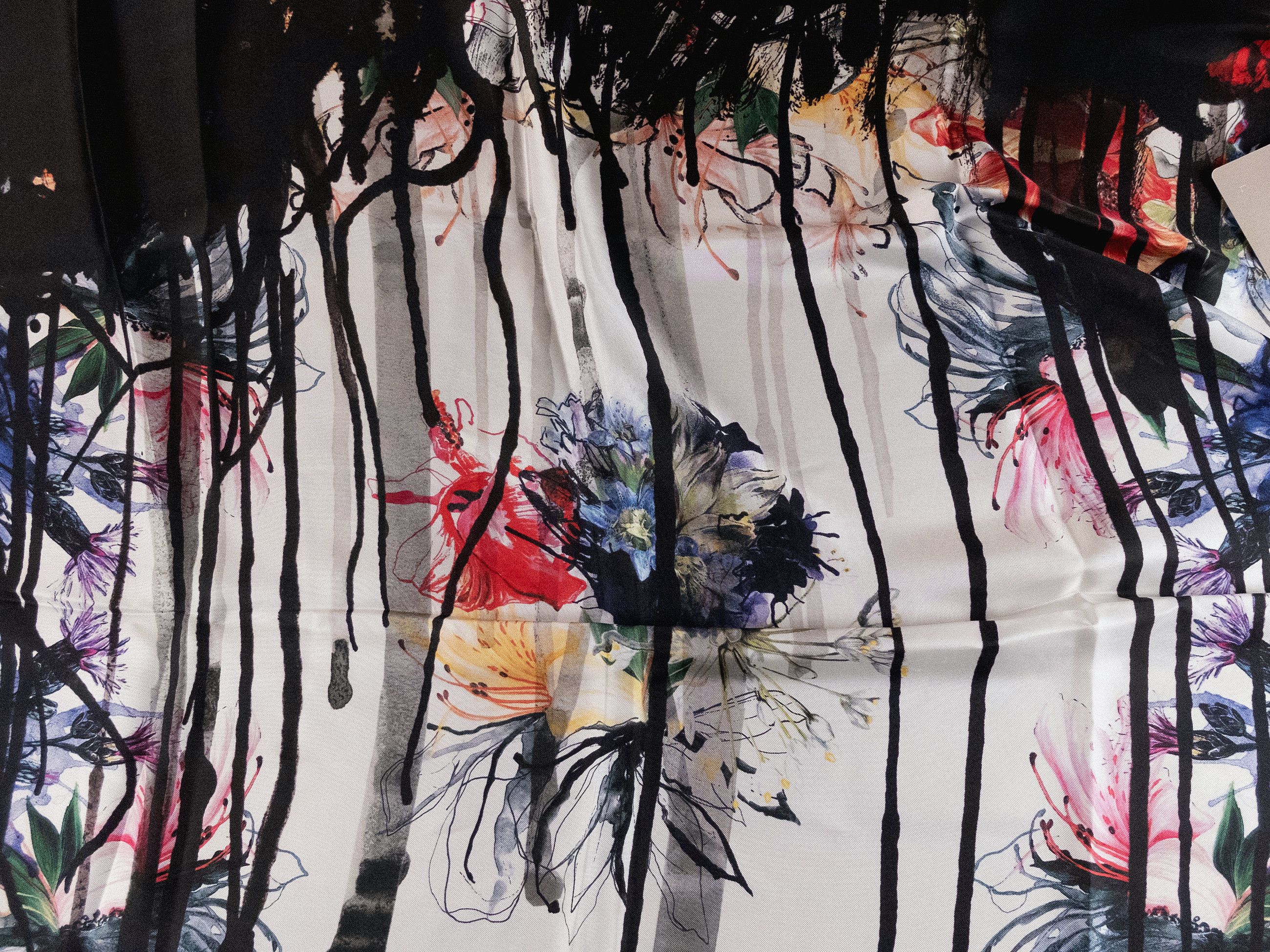 Alexander McQueen ALEXANDER MCQUEEN Exploded Flora silk square scarf q Size ONE SIZE - 5 Thumbnail