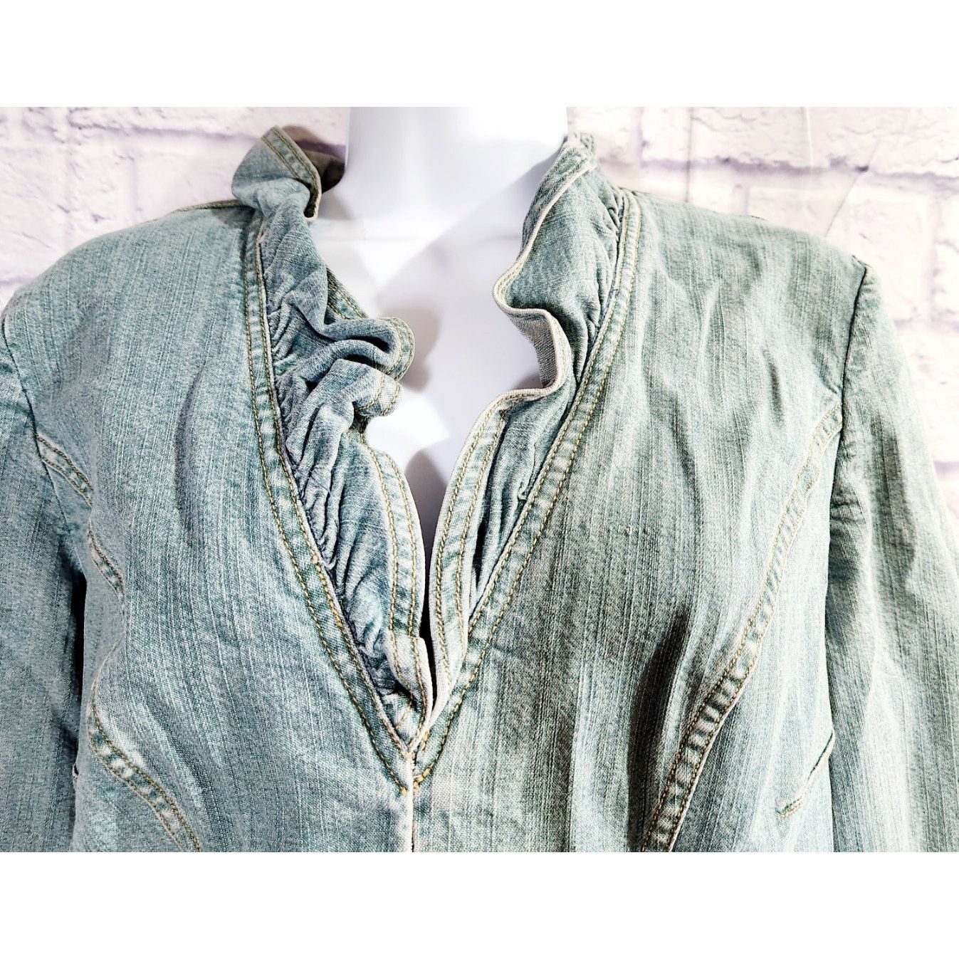 Other VTG Company Ellen Tracy Stonewash Ruffled Denim Jacket 6 Size M / US 6-8 / IT 42-44 - 2 Thumbnail