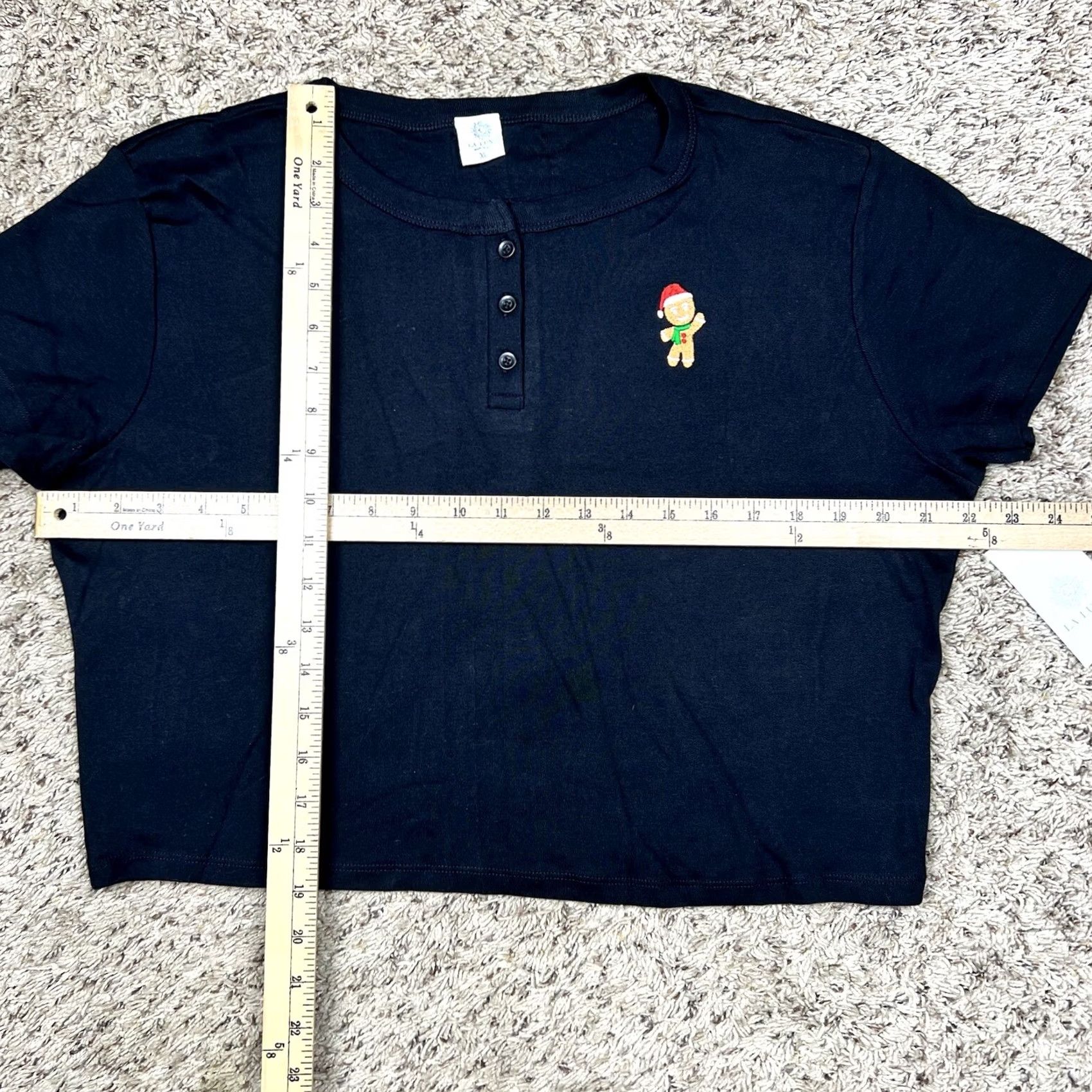 Vintage La Luna Christmas Crop Top Cropped T-Shirt Womens XL Black Embroidered Ginger Bread Cotton Short Sleeve Henley style Modern Casual Size XL / US 12-14 / IT 48-50 - 6 Thumbnail