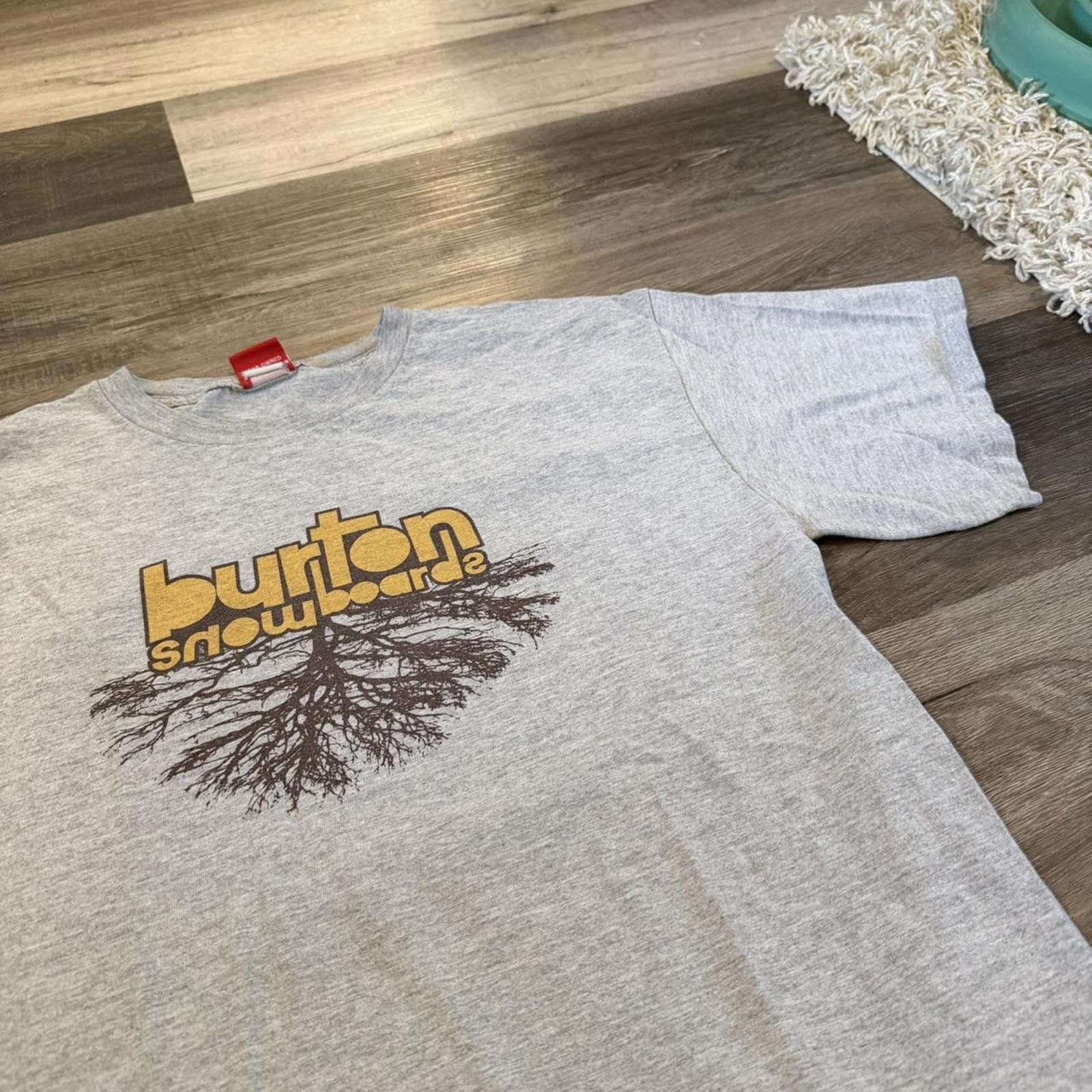 Burton vintage burton snowboards tree t shirt 00s L Size US L / EU 52-54 / 3 - 1 Thumbnail