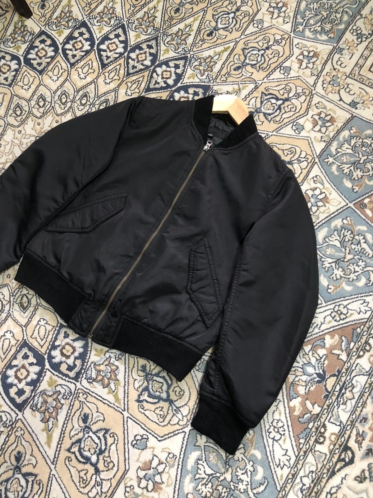 Japanese Brand 🏴 Vintage Uniqlo Black Minimalist Bomber Jacket Size M / US 6-8 / IT 42-44 - 2 Thumbnail