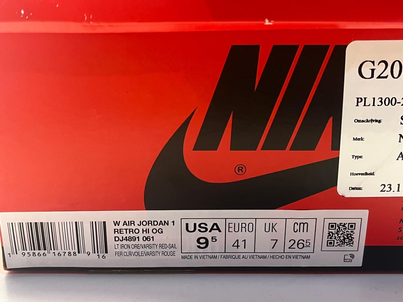 Nike Nike Air Jordan 1 Retro High OG Varsity Red size 41 Size US 8 / EU 41 - 10 Thumbnail