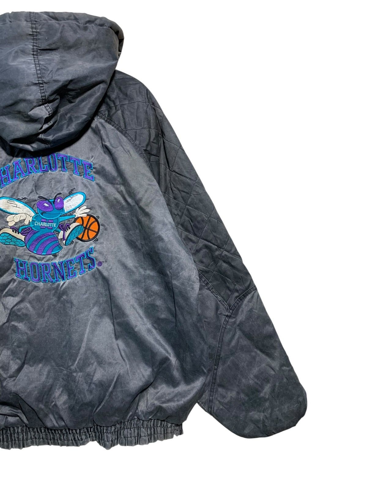 NBA 🔥VTG CHARLOTTE HORNETS NBA HOODIE JACKETS Size US L / EU 52-54 / 3 - 3 Thumbnail