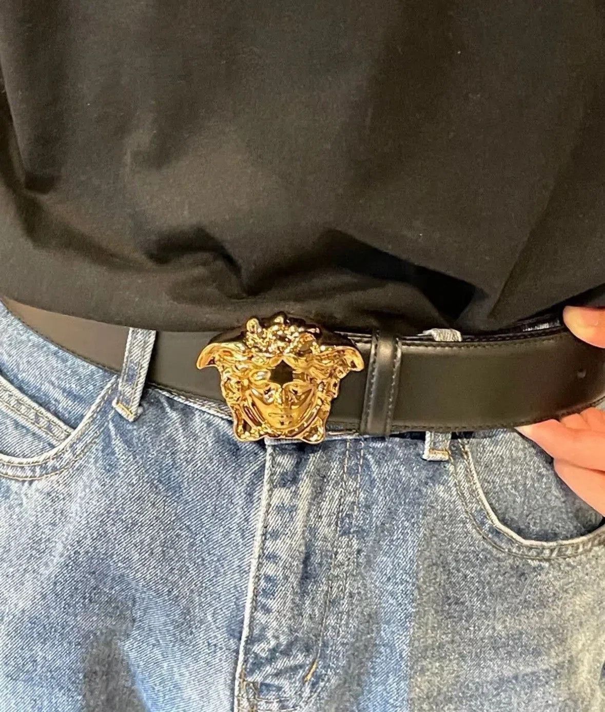 Versace Versace Gold Medusa Belt. Size ONE SIZE - 8 Thumbnail
