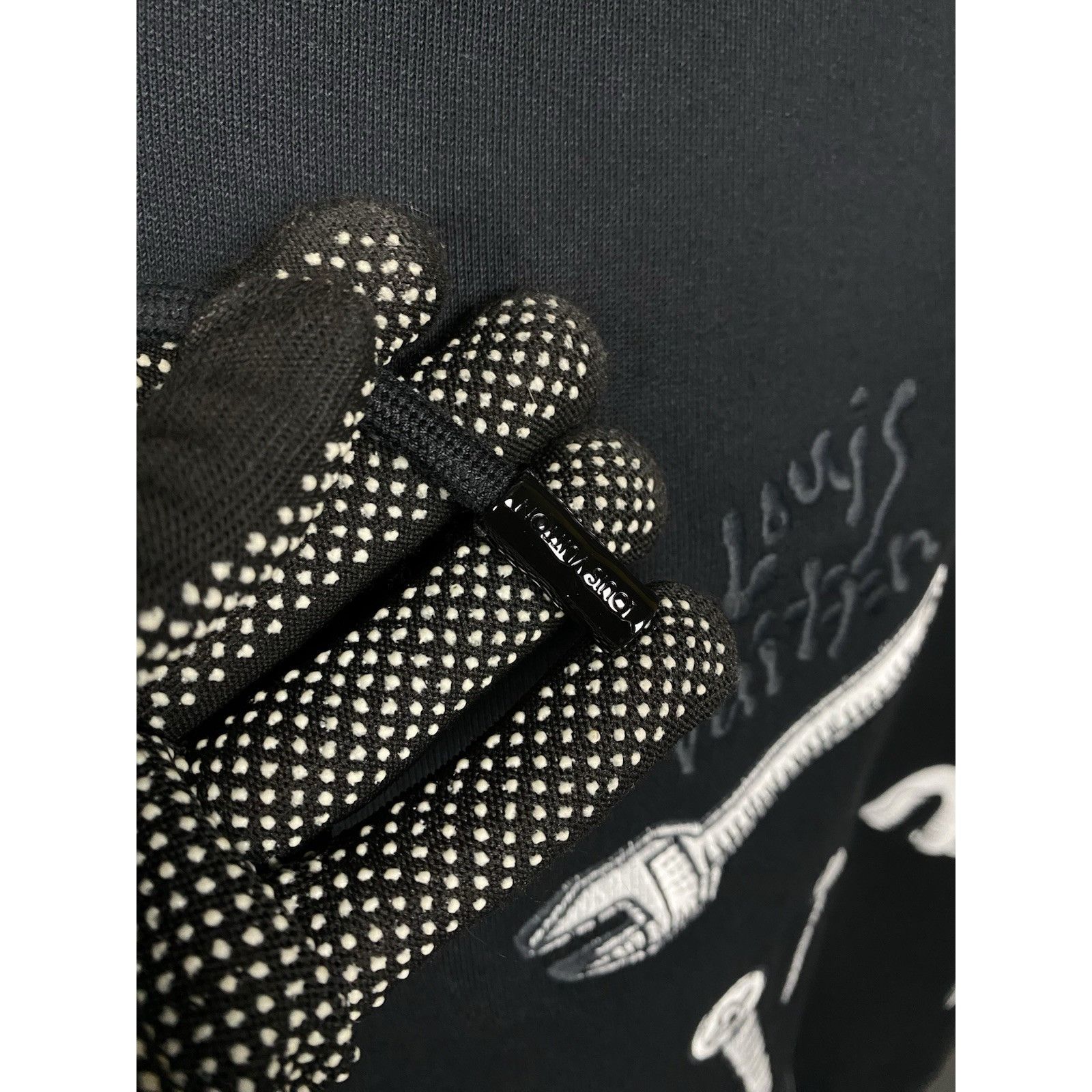 Louis Vuitton NWT Louis Vuitton Multi-Tools Embroidered Men's Black Hoodi Size US XXL / EU 58 / 5 - 9 Thumbnail
