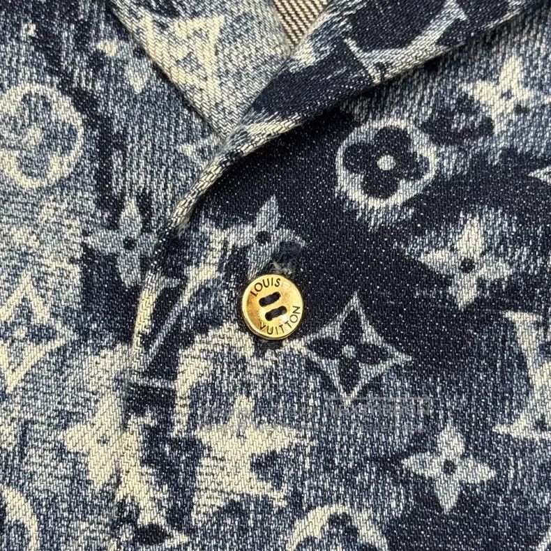 Louis Vuitton Louis Vuitton Tapestry short-sleeved shirt Size US M / EU 48-50 / 2 - 5 Thumbnail