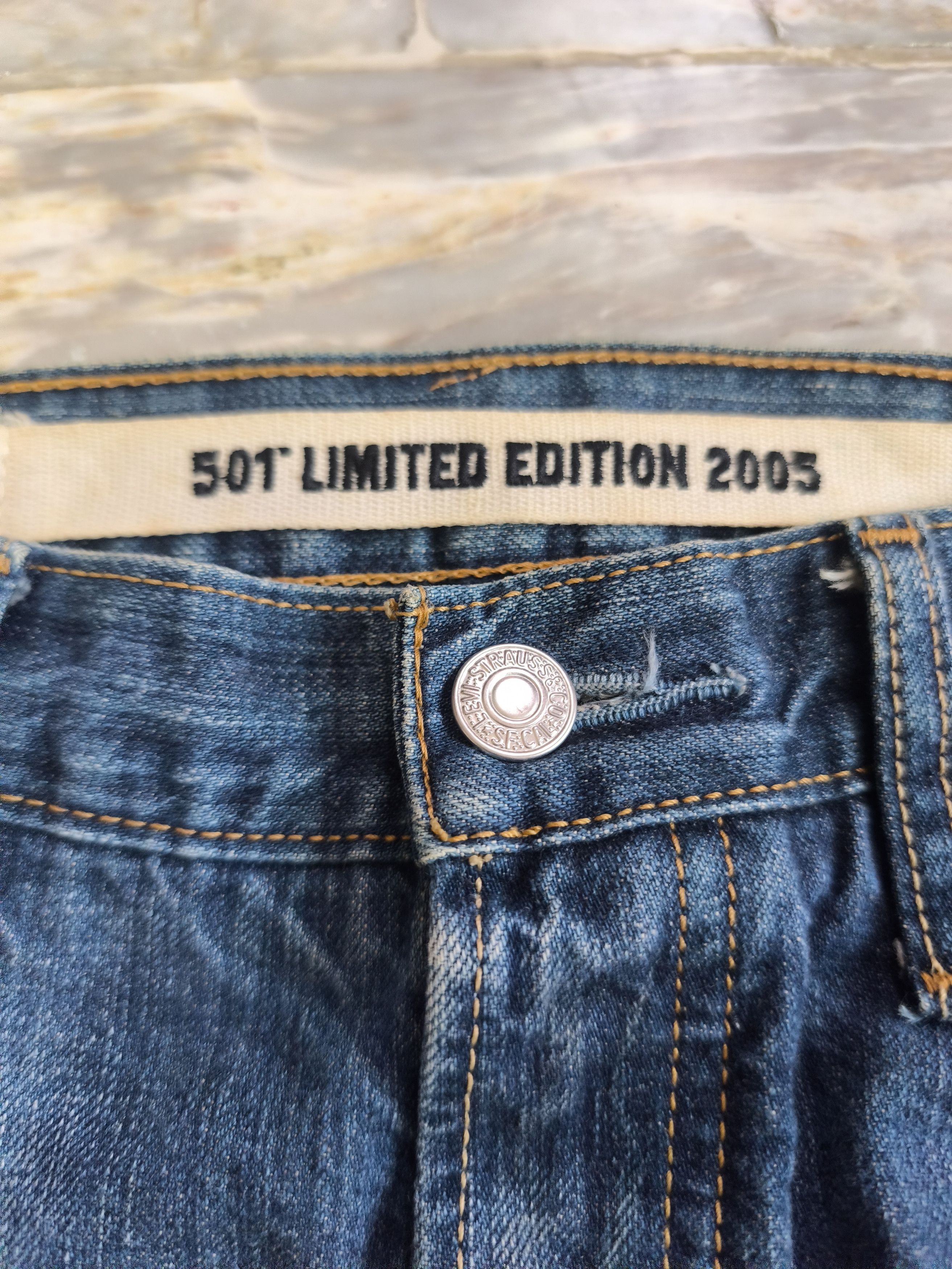 Levi's Vintage Clothing 2005 Limited Edition Levi’s 501 XX Size US 30 / EU 46 - 4 Thumbnail