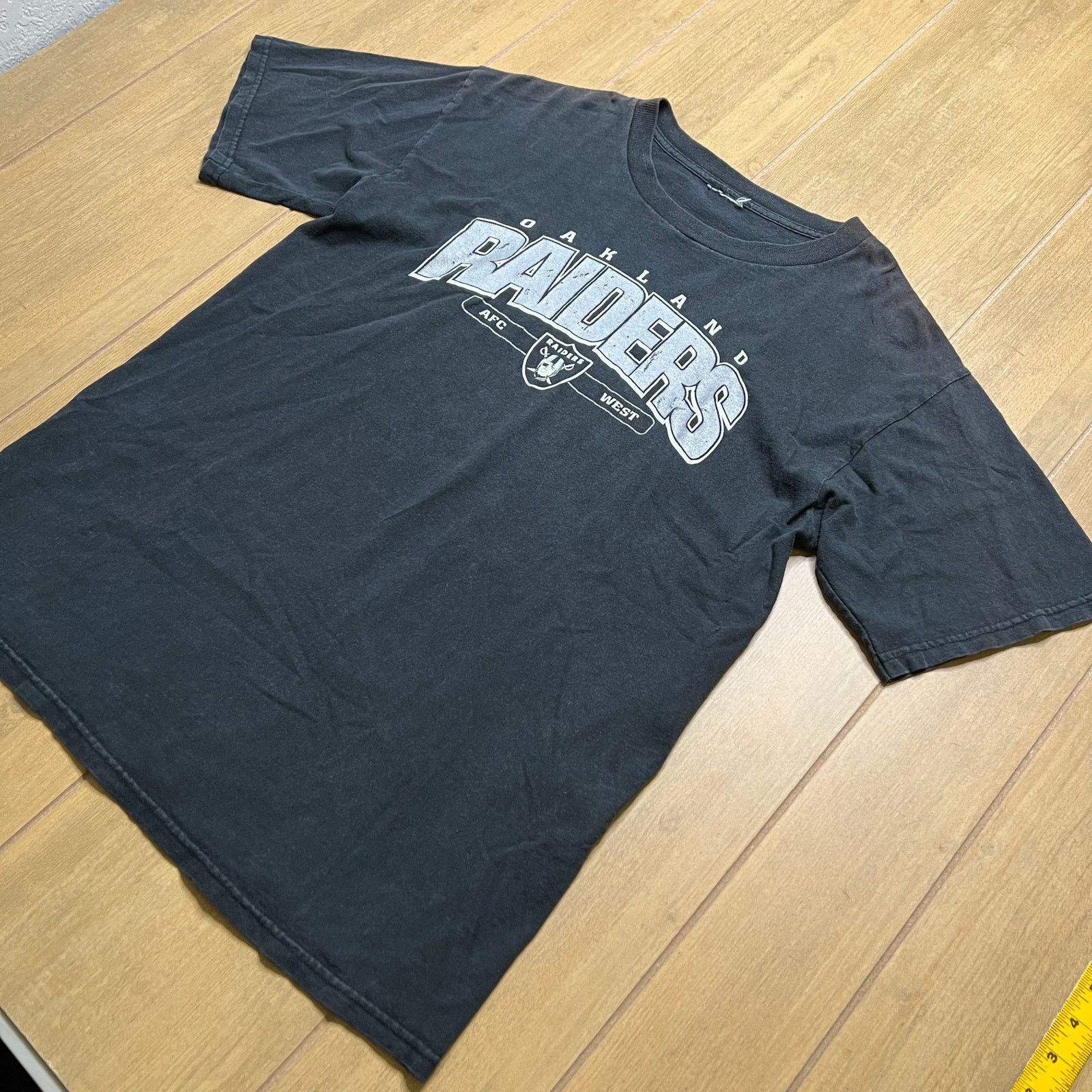 Vintage Y2K Oakland Raiders NFL 2000s T-shirt Mens Size M/L loose Size US L / EU 52-54 / 3 - 8 Thumbnail