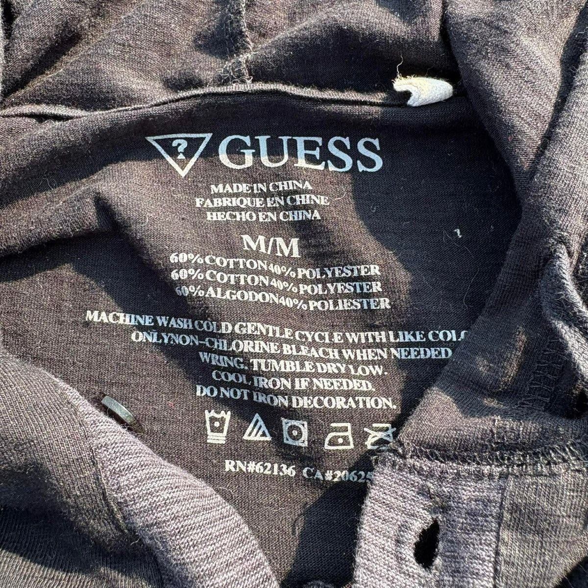 Guess Guess - Long Sleeve Hoodie - Men's Size US XS / EU 42 / 0 - 3 Thumbnail