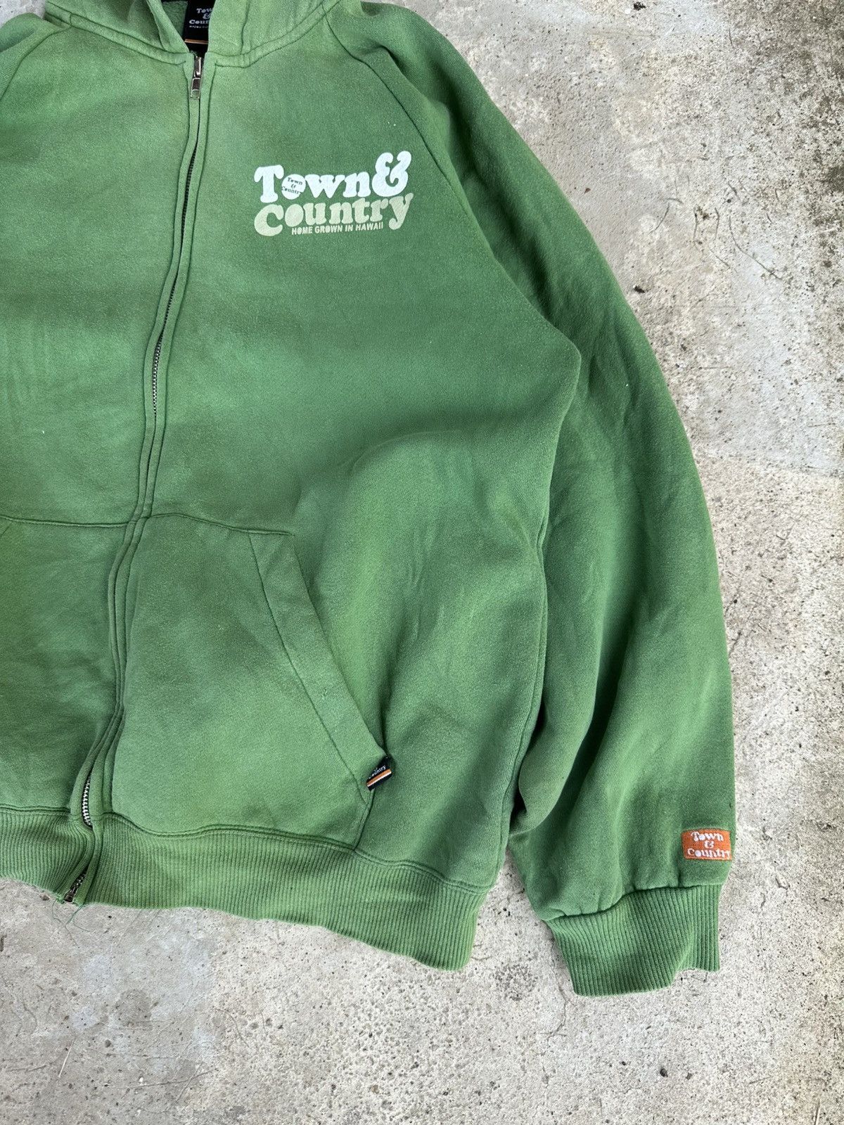 Vintage Vintage 2000's T&C Surf Faded Hoodies Size US L / EU 52-54 / 3 - 3 Thumbnail