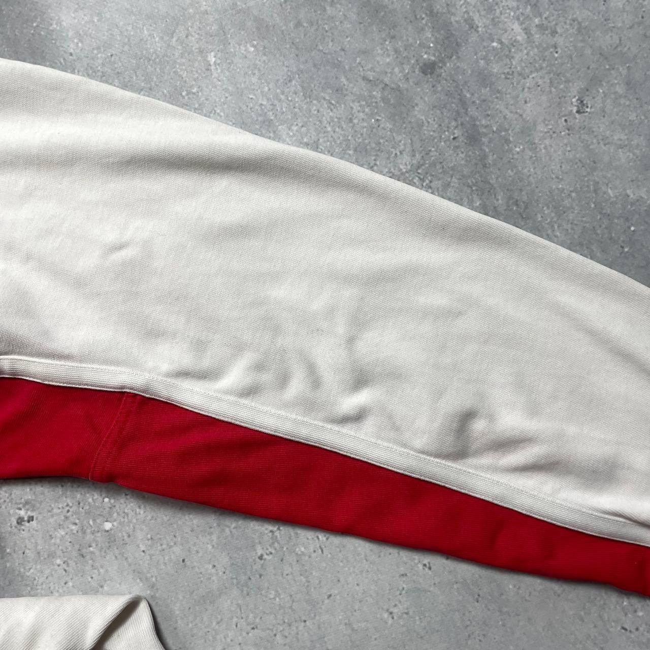 Vintage Vintage 2001 Nike England Rugby Union Thrashed LS Shirt M Size US M / EU 48-50 / 2 - 25 Thumbnail