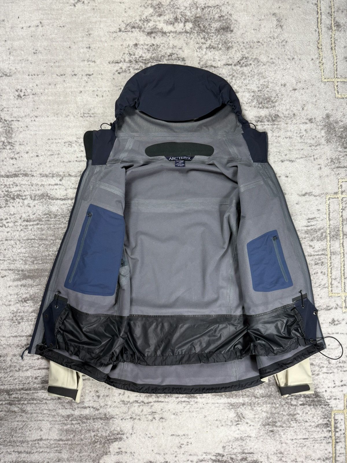 Arc'teryx × Goretex Arcteryx Gore-Tex Recco Jacket Hiking Trekking Outdoor Size US M / EU 48-50 / 2 - 4 Thumbnail