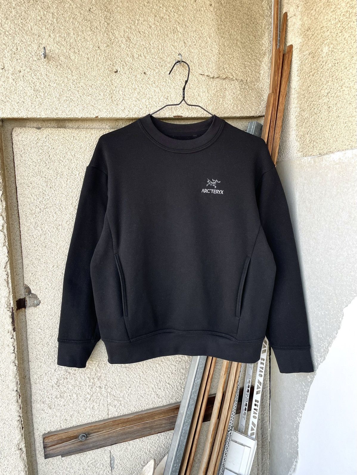 Arc'teryx Arc’teryx Emblem Fleece Crew Neck Sweatshirt Women’s S/M Size S / US 4 / IT 40 - 1 Thumbnail