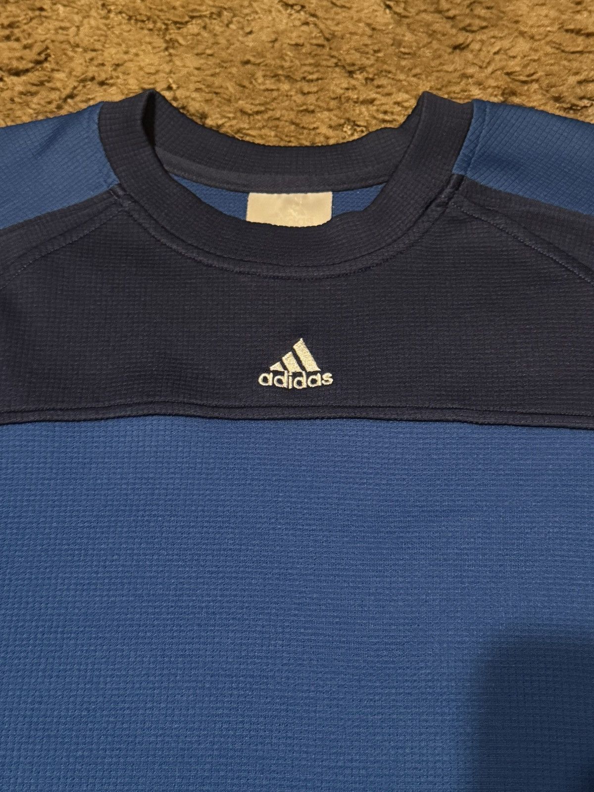 Adidas Vintage Y2K Adidas Center Logo Sweatshirt Crewneck Large Size US L / EU 52-54 / 3 - 3 Thumbnail