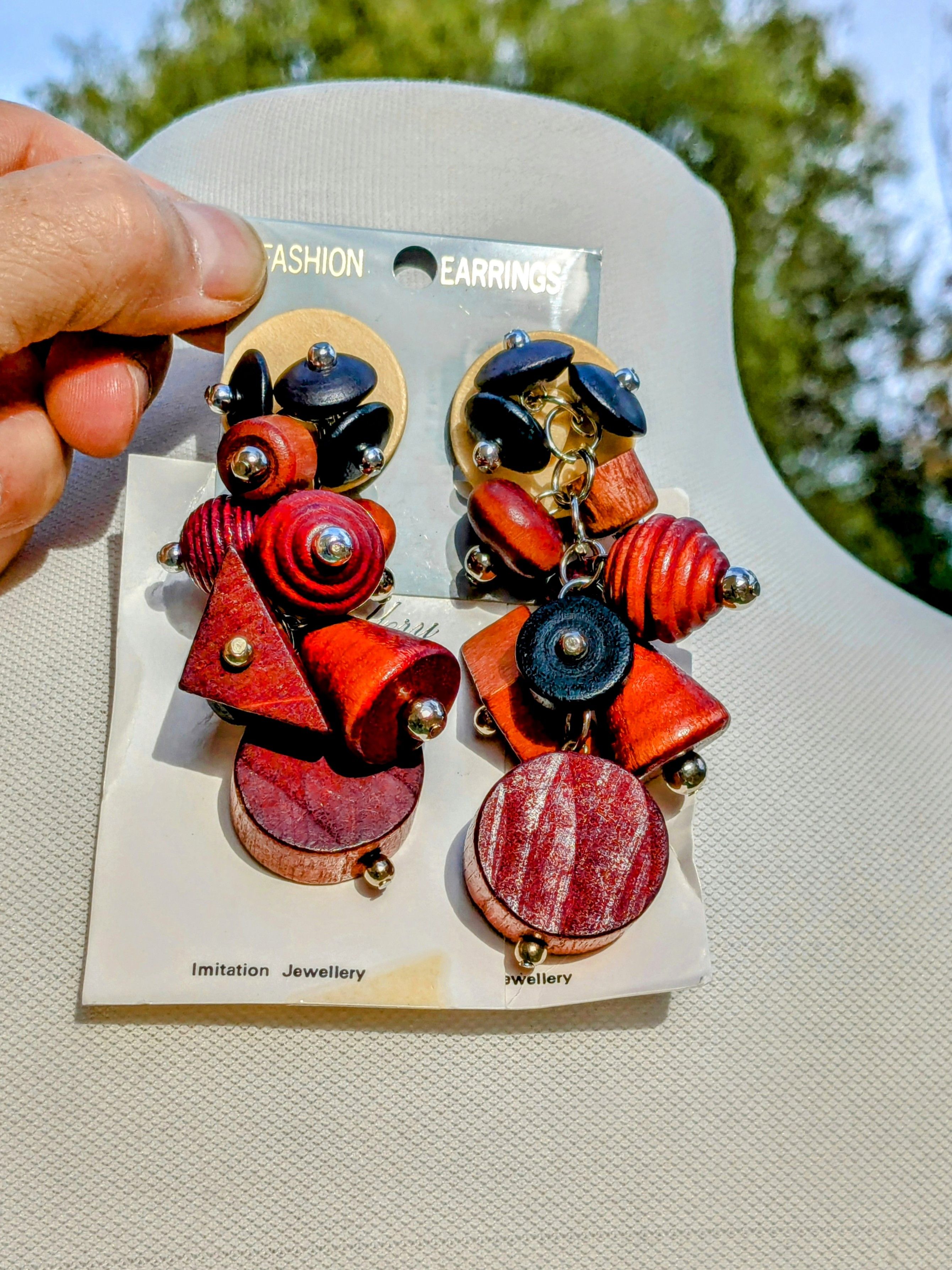 Vintage Retro Wood Carved Cluster Clip-On Dangle Vintage Earrings Size ONE SIZE - 2 Thumbnail