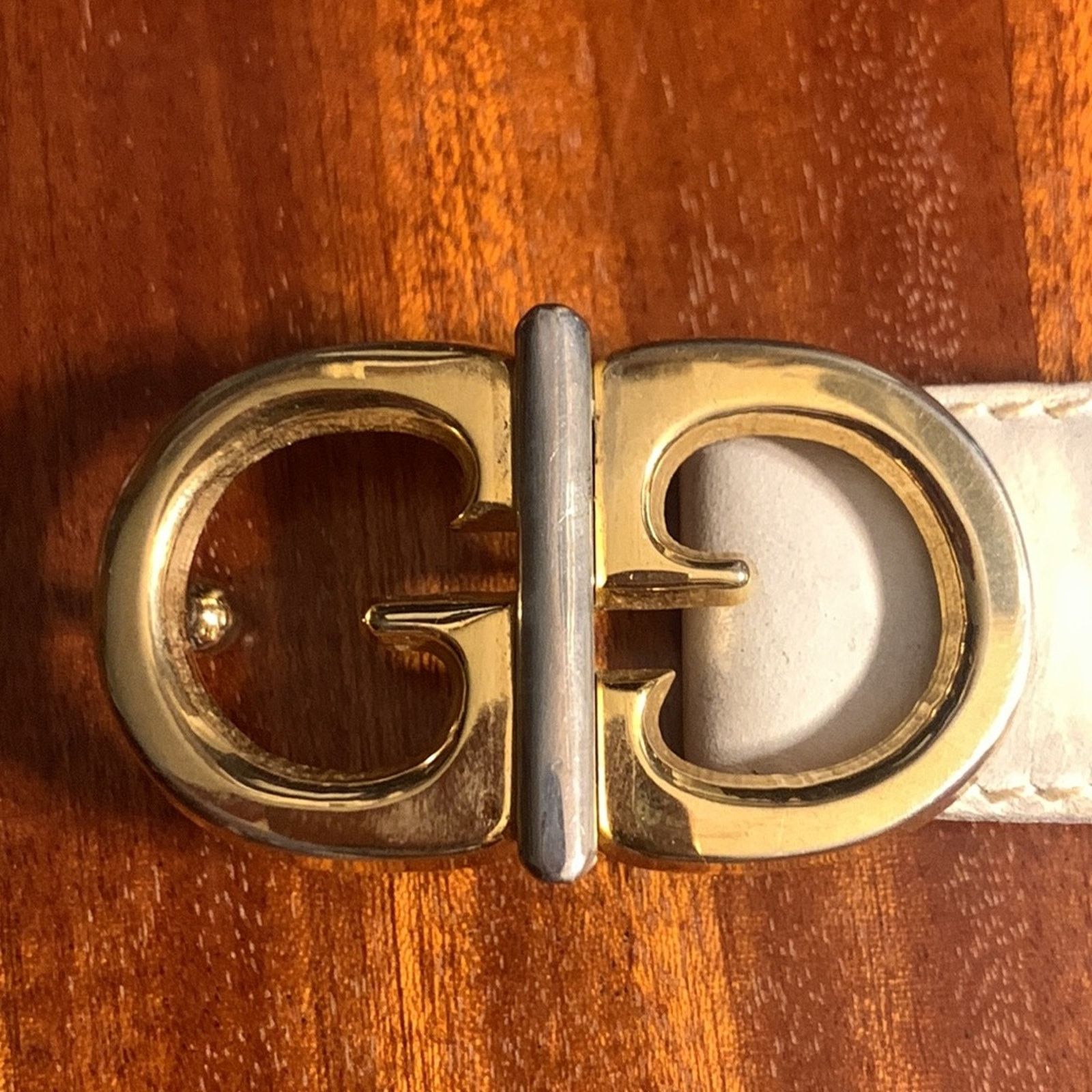 Gucci Rare GG Gucci 70’s Italy white leather belt 100% AUTHENTIC Size ONE SIZE - 1 Thumbnail