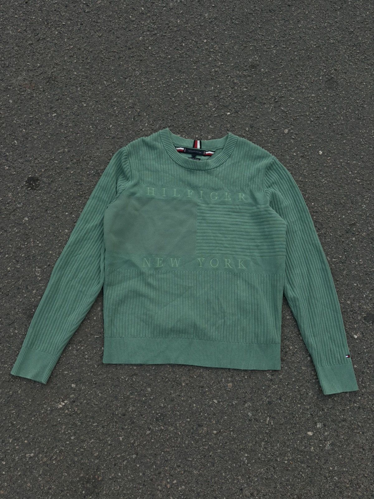 Embroidered Tommy Hilfiger Old money Sweater