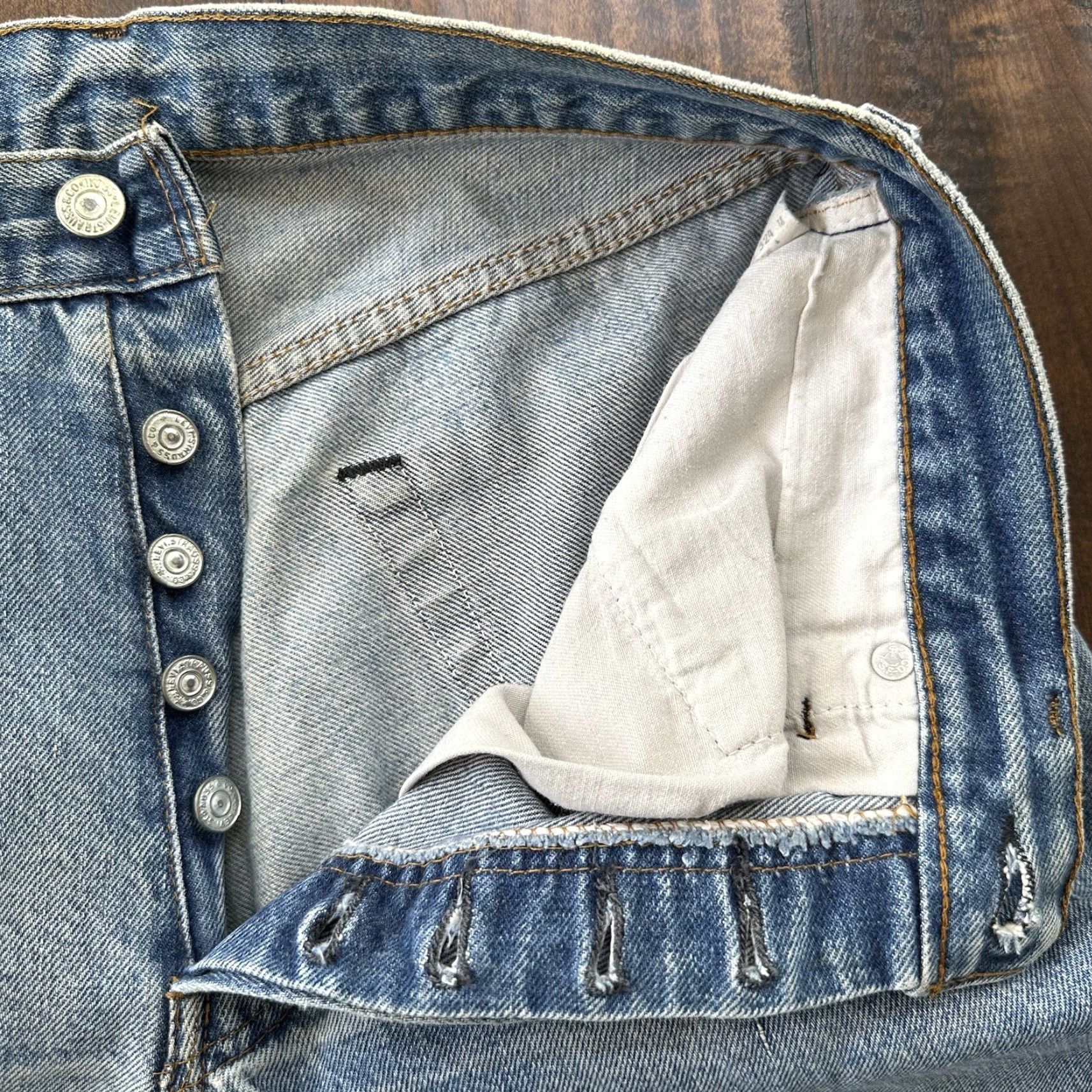 Levi's Vintage Levi's 501 Jeans Men Adult Regular Medium Blue 80s Redline Selvedge 70s Straight Fit Denim Size US 28 / EU 44 - 7 Thumbnail