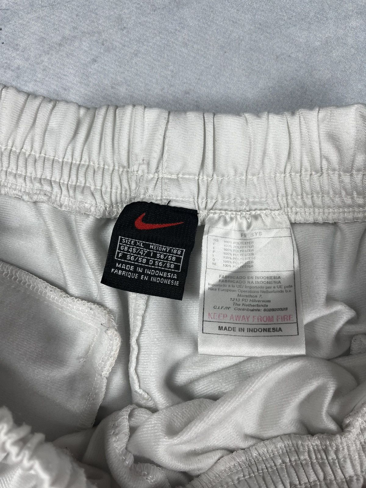Nike Y2K NIKE VINTAGE STREETWEAR BAGGY TRACK PANTS Size US 36 / EU 52 - 6 Thumbnail