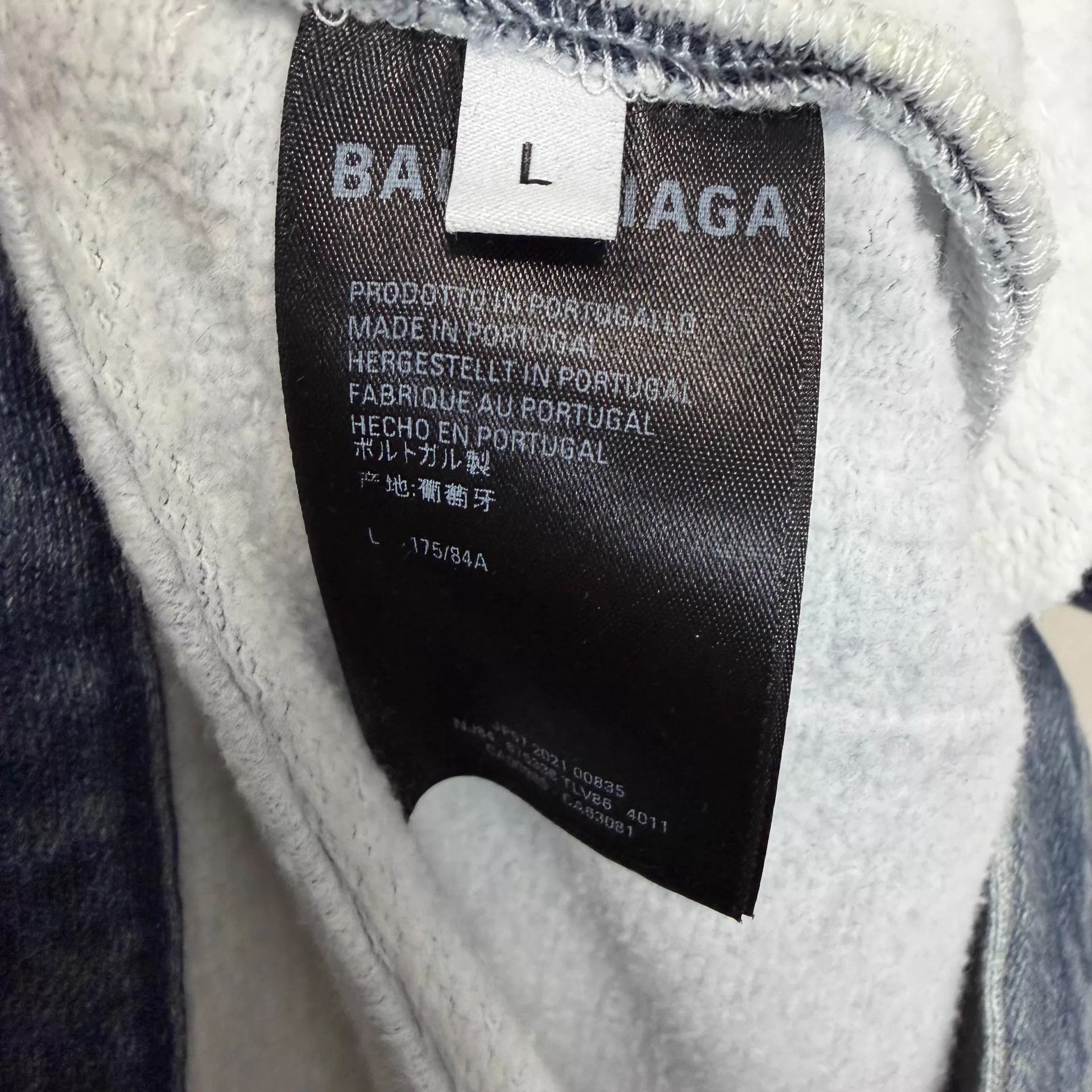 Balenciaga Balenciaga 24 Garde-robe Ripple Wash Distressed W-Leg Jeans Size 28" / US 6 / IT 42 - 8 Thumbnail