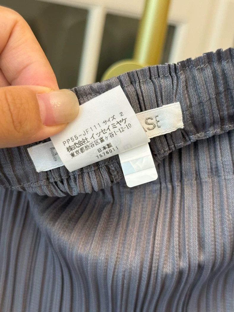 Issey Miyake Issey Miyake size:2 Grey pleated trousers Size 31" - 3 Thumbnail